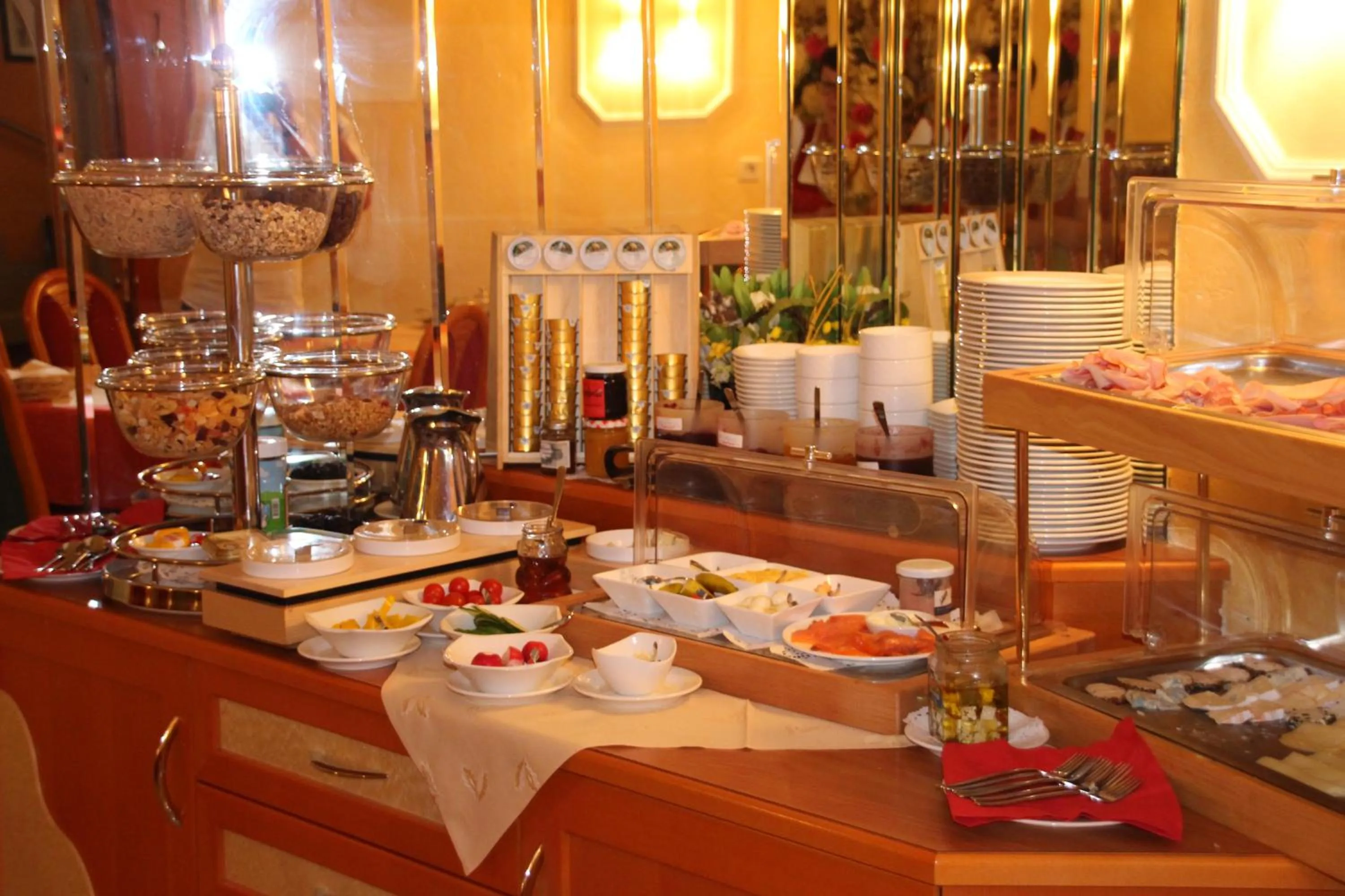 Buffet breakfast in Hotel Lang