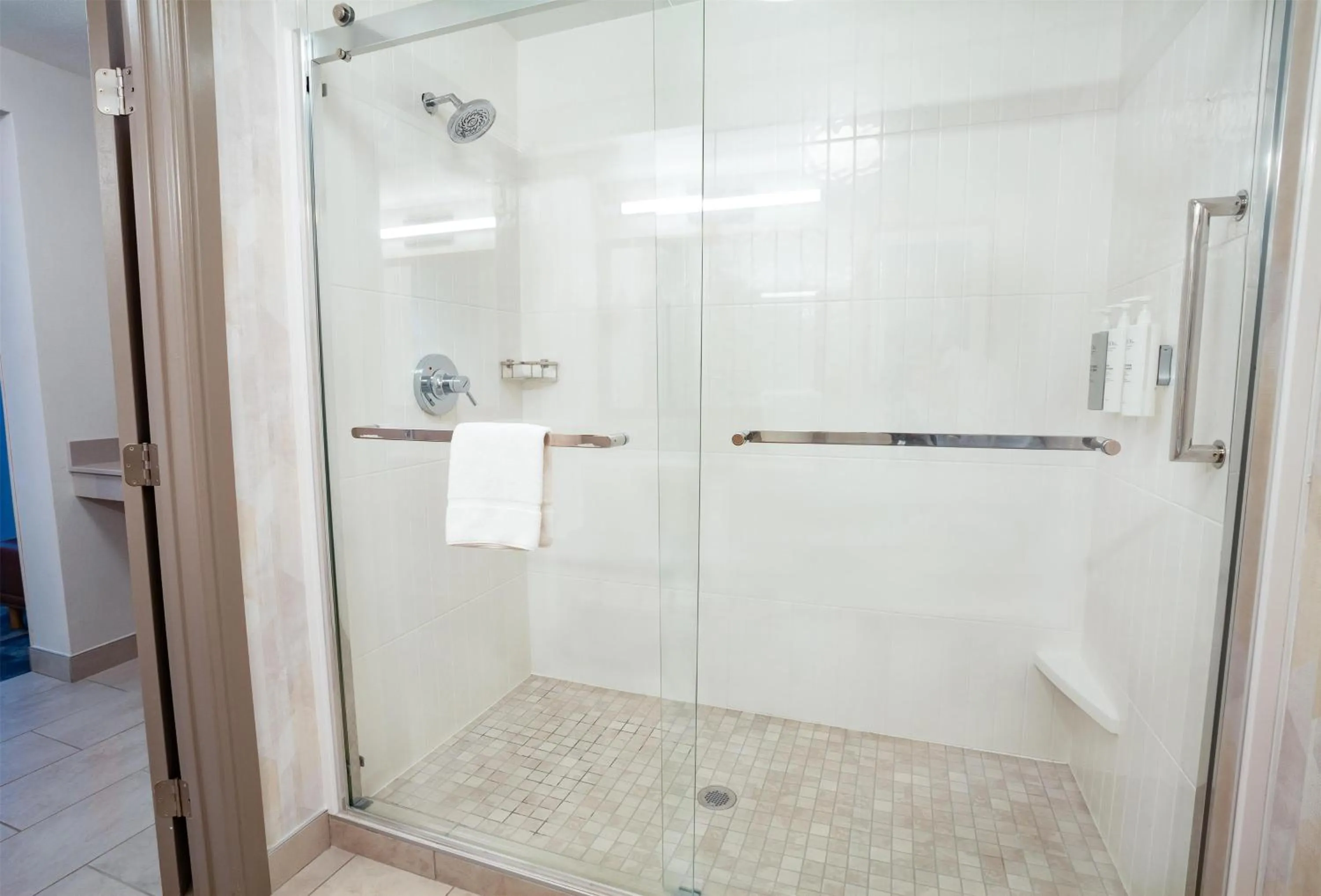 Bathroom in Hampton Inn Salt Lake City-North