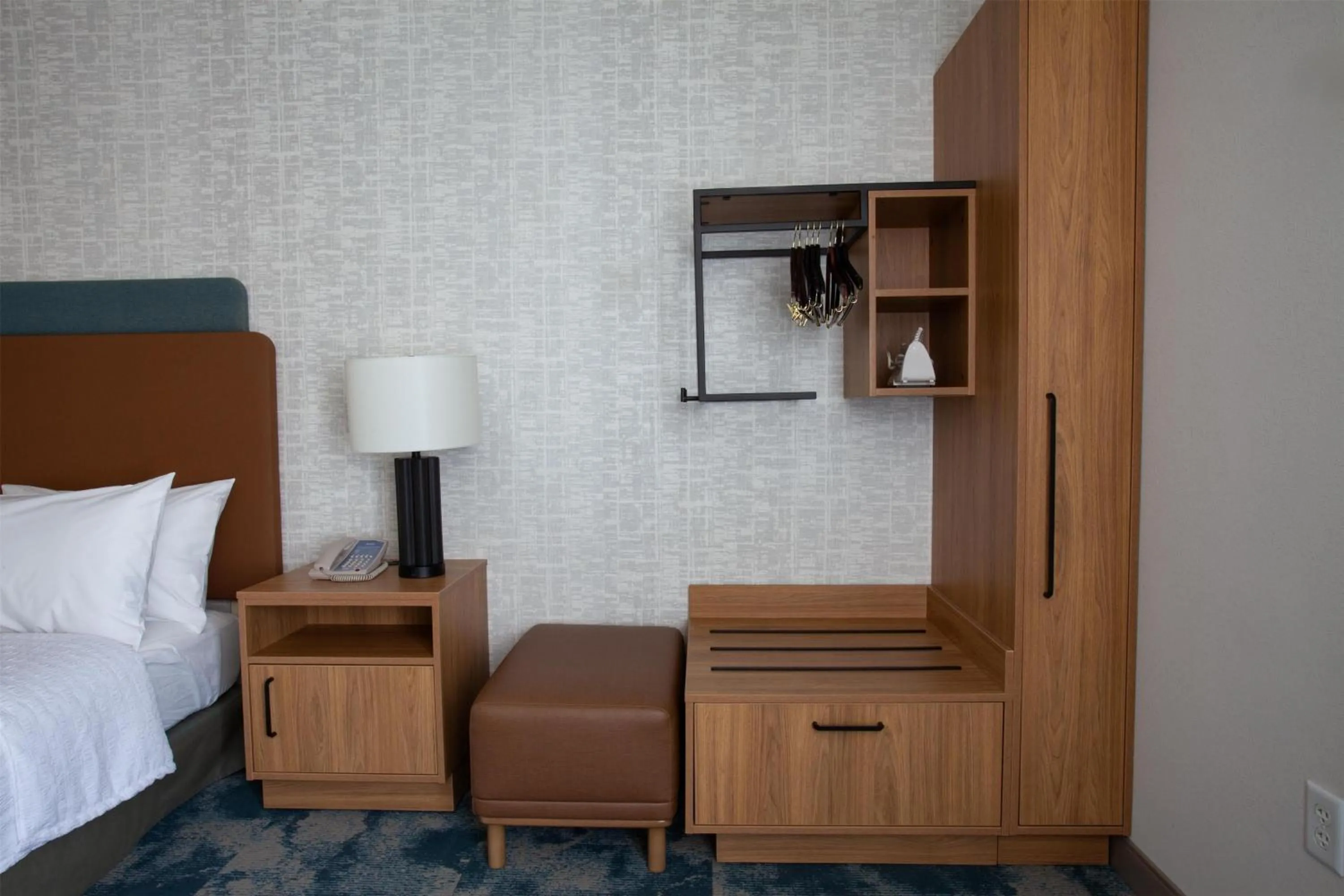 Bed in Hampton Inn Salt Lake City-North