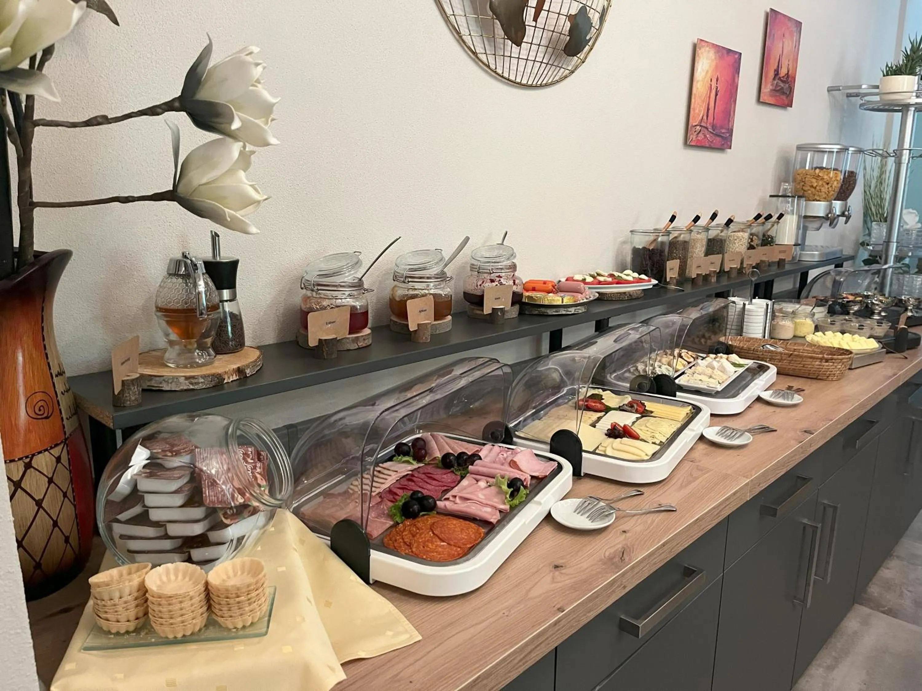 Breakfast in Le petit Palais - Apartments