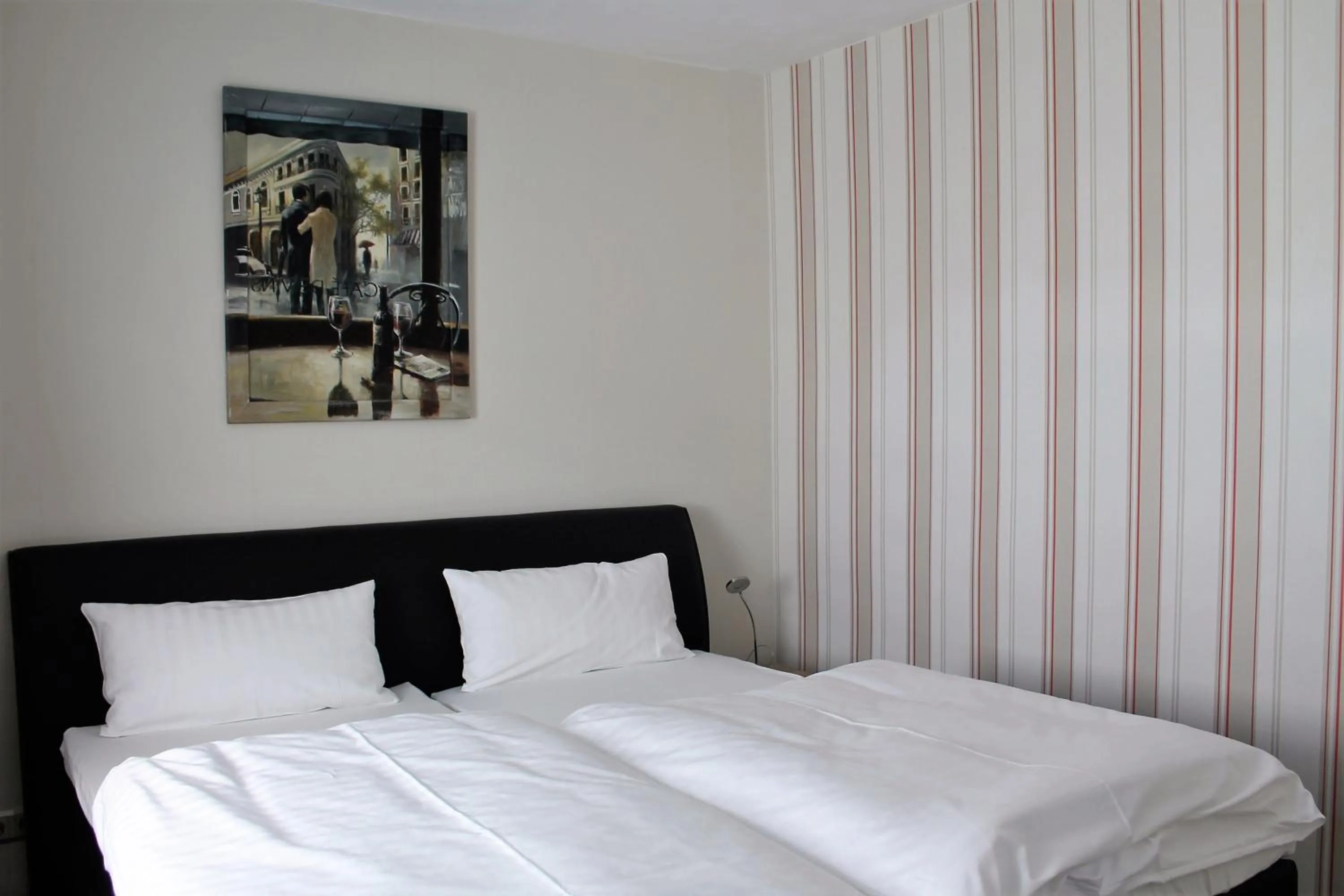 Bedroom, Bed in Le petit Palais - Apartments