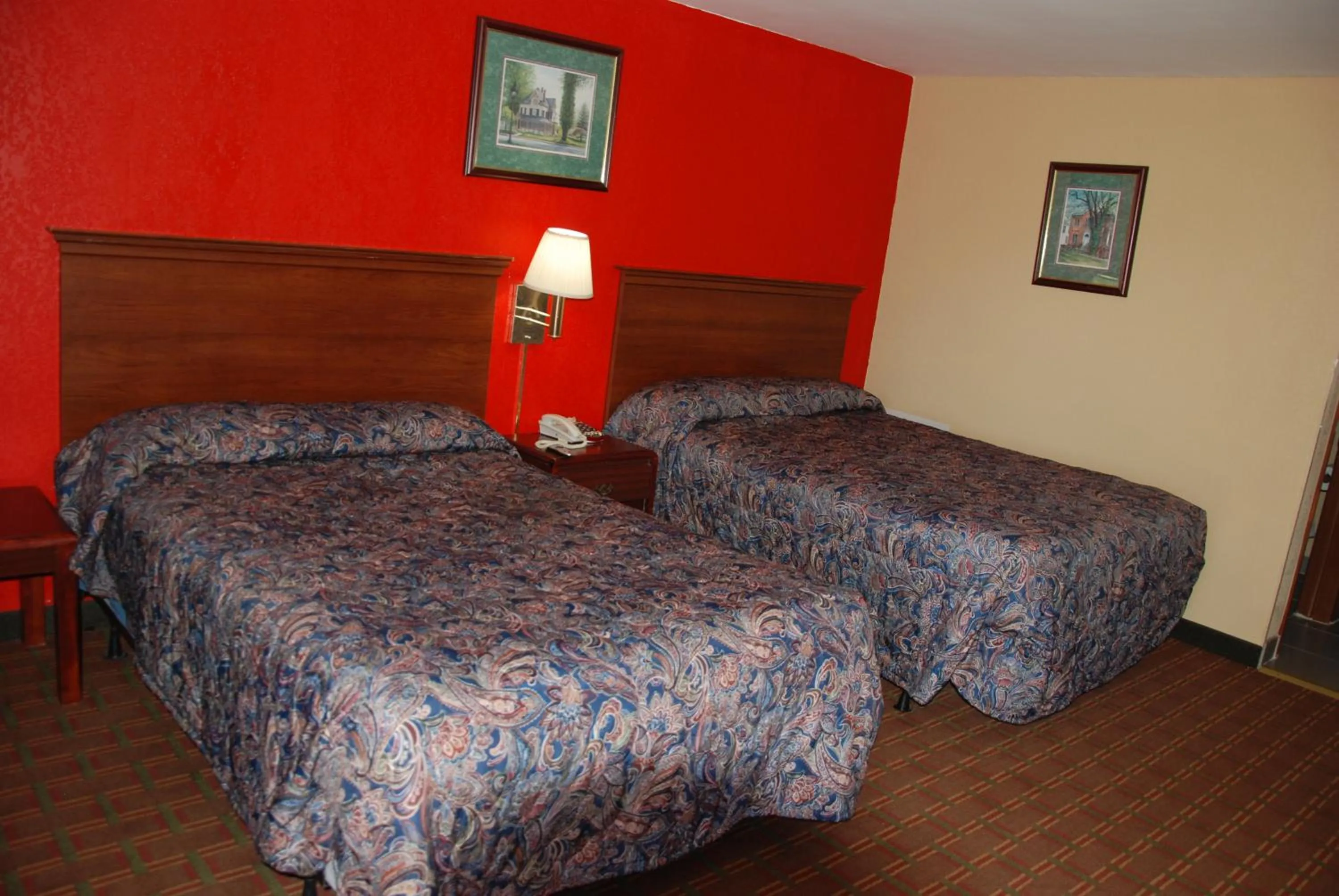 Bed in Mount Laurel Motel