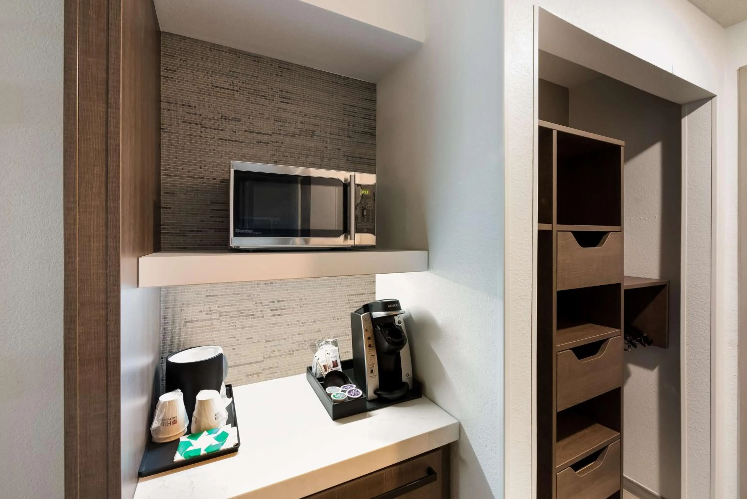 Photo of the whole room in Hilton Garden Inn Columbus/Grove City