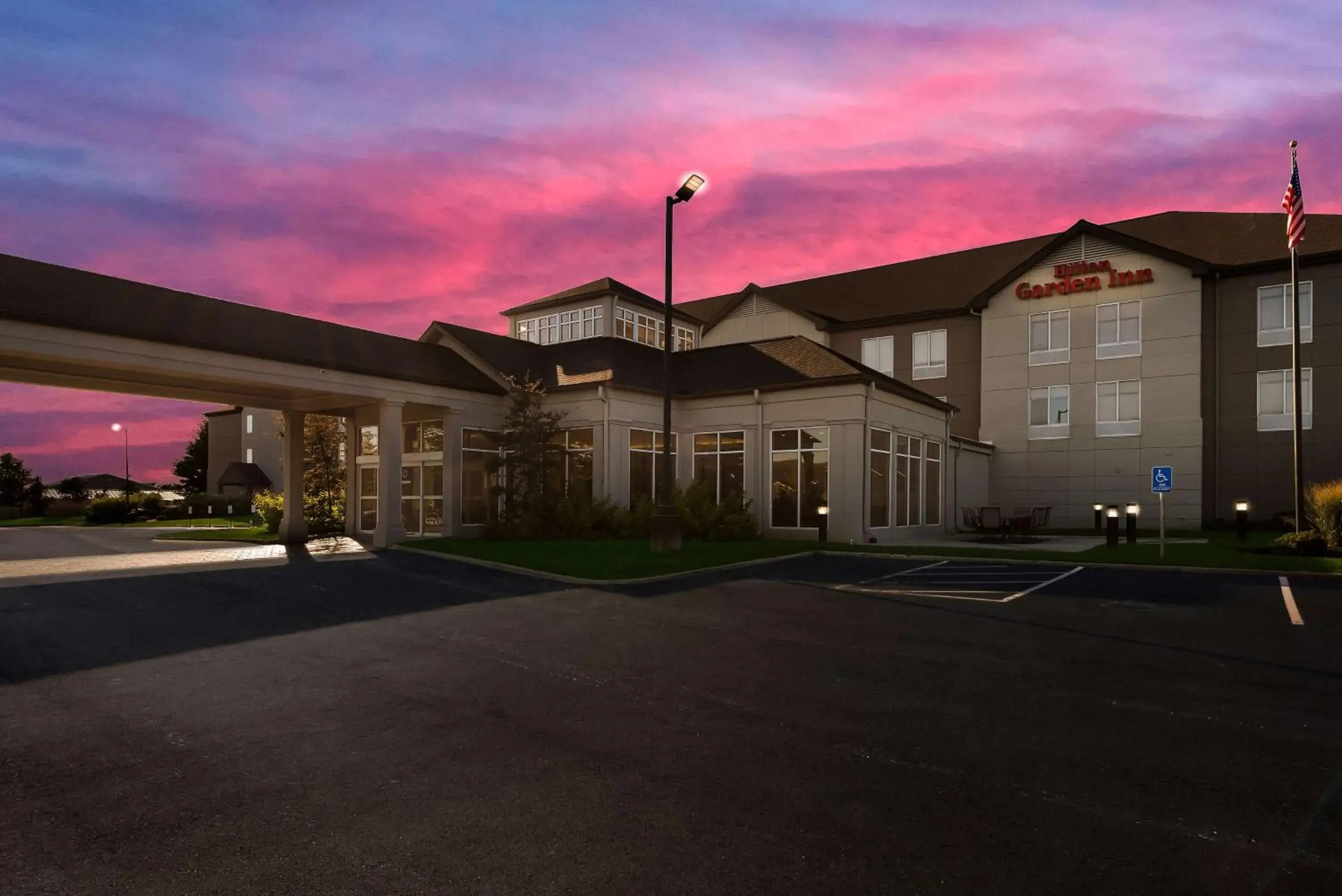 Property building in Hilton Garden Inn Columbus/Grove City Property building in Hilton Garden Inn Columbus/Grove City