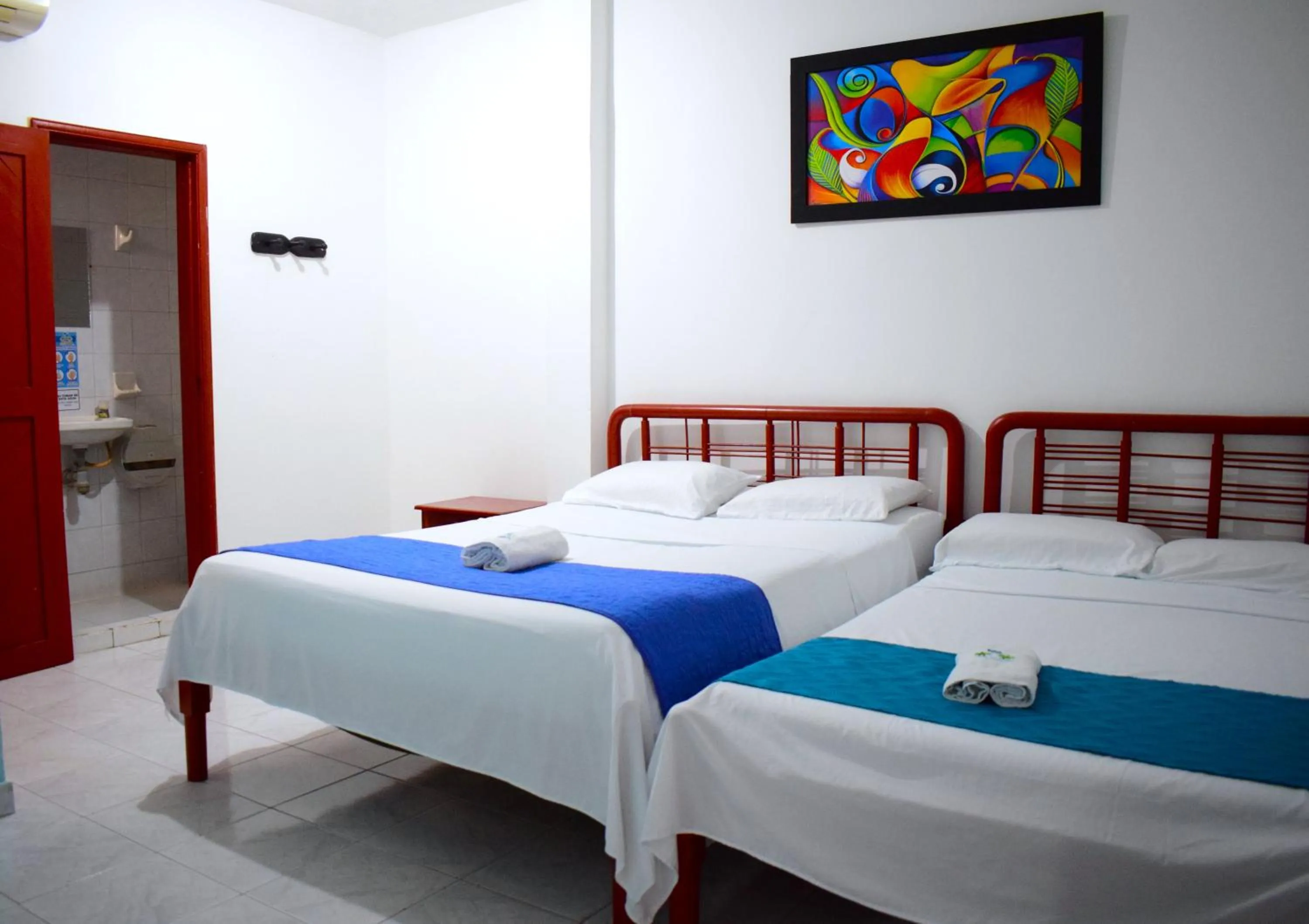 Photo of the whole room, Bed in Hotel Las Vegas by CMS hotels