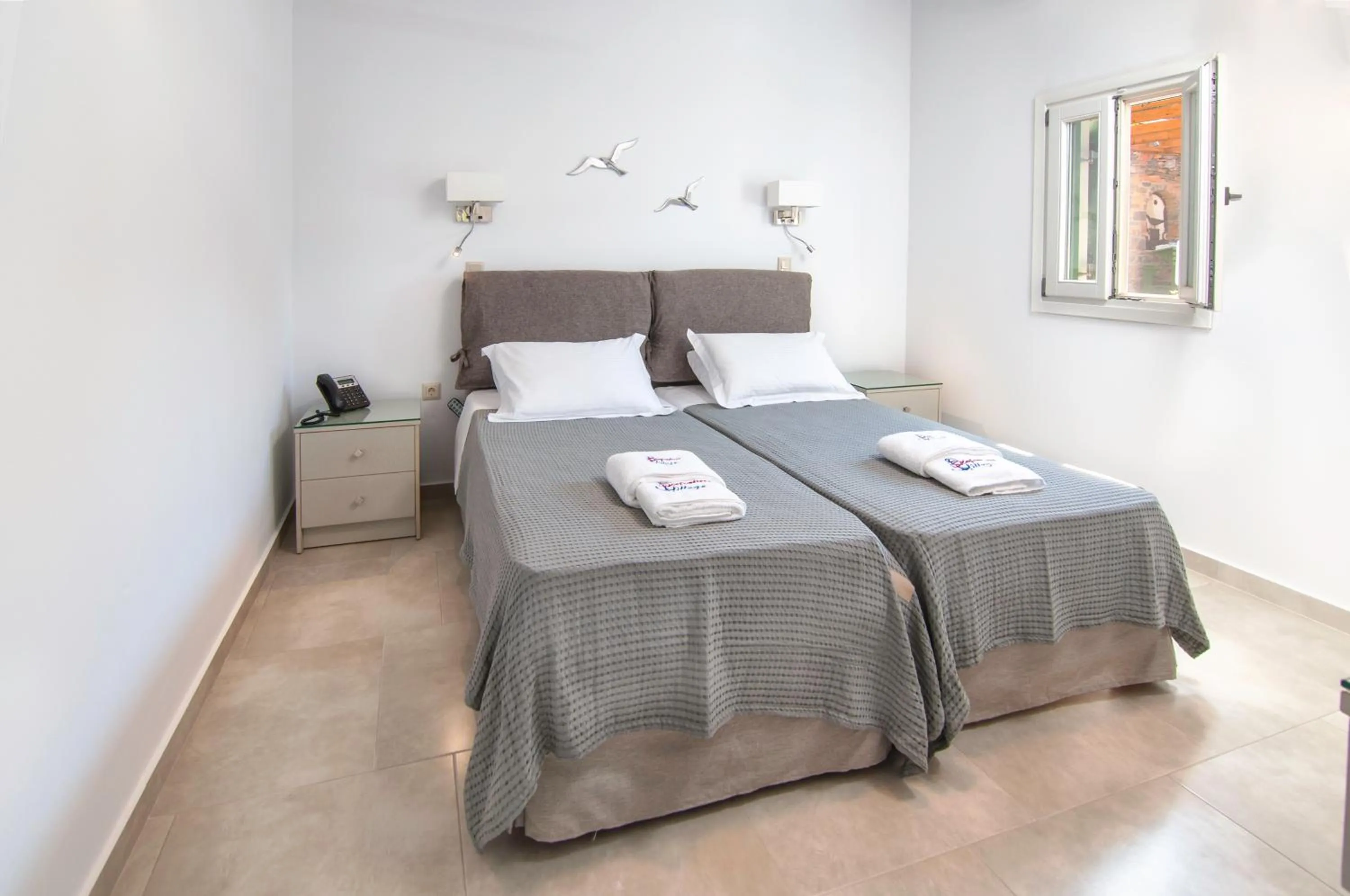 Photo of the whole room, Bed in Skopelitis Village