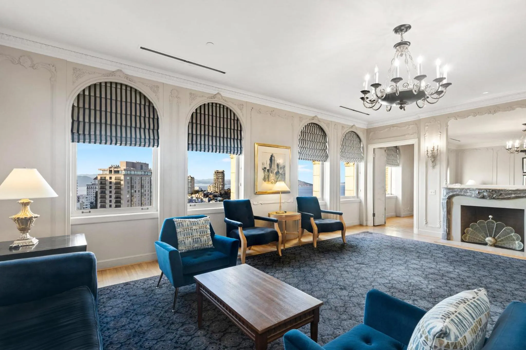 Photo of the whole room in InterContinental Mark Hopkins San Francisco by IHG