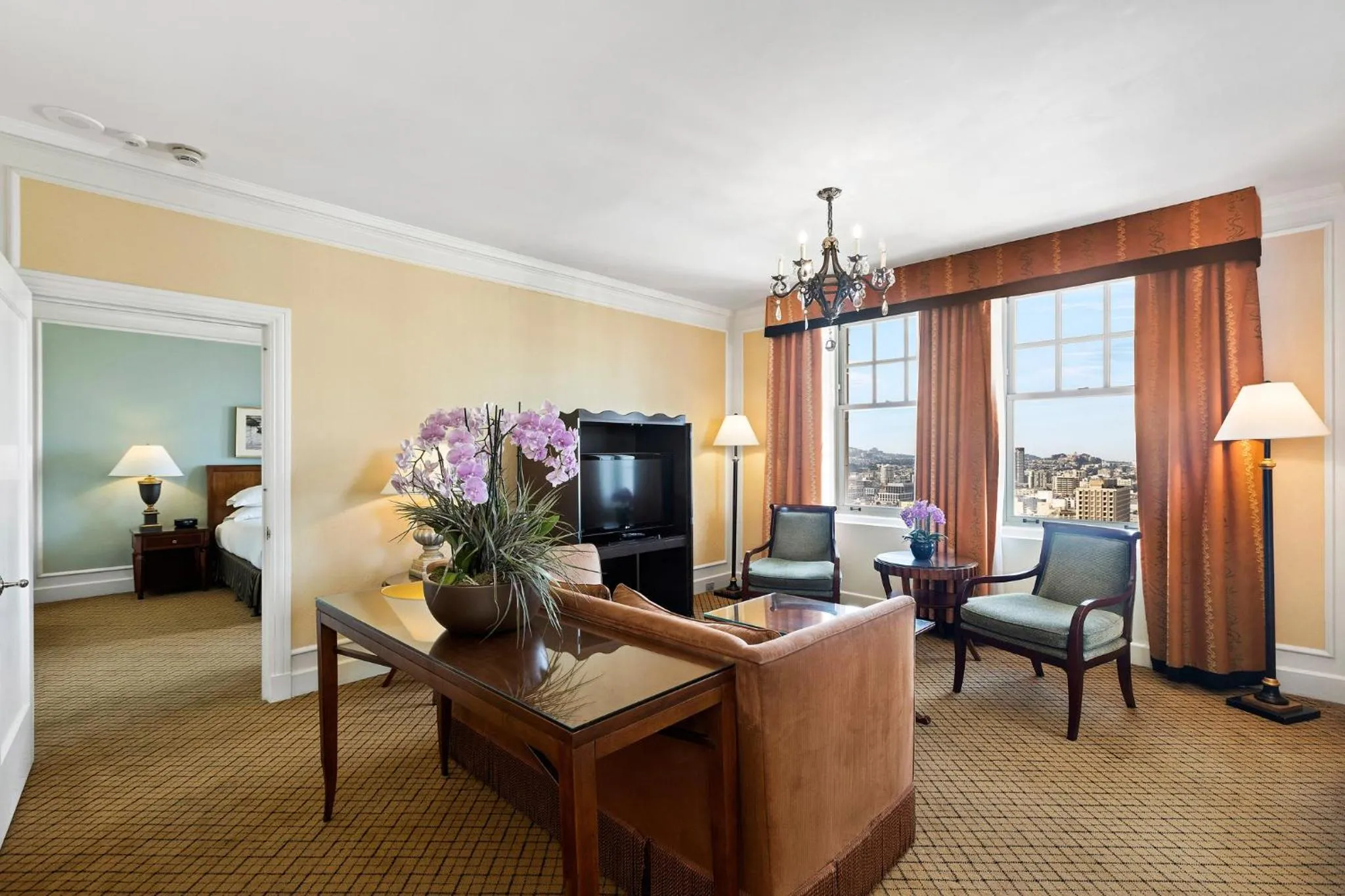 Photo of the whole room in InterContinental Mark Hopkins San Francisco by IHG