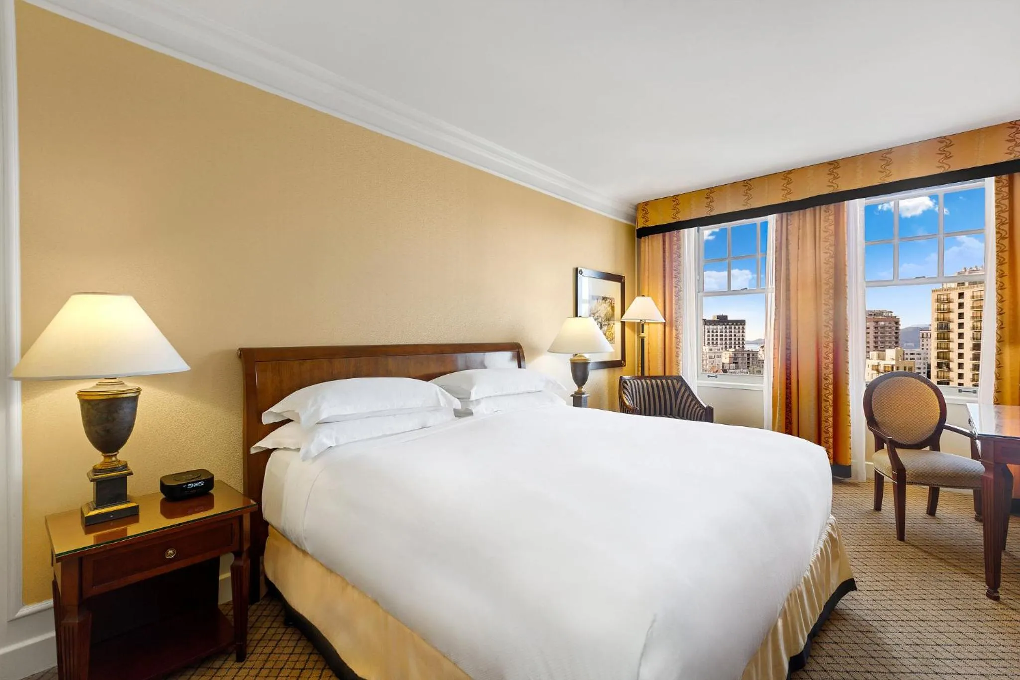 Photo of the whole room, Bed in InterContinental Mark Hopkins San Francisco by IHG