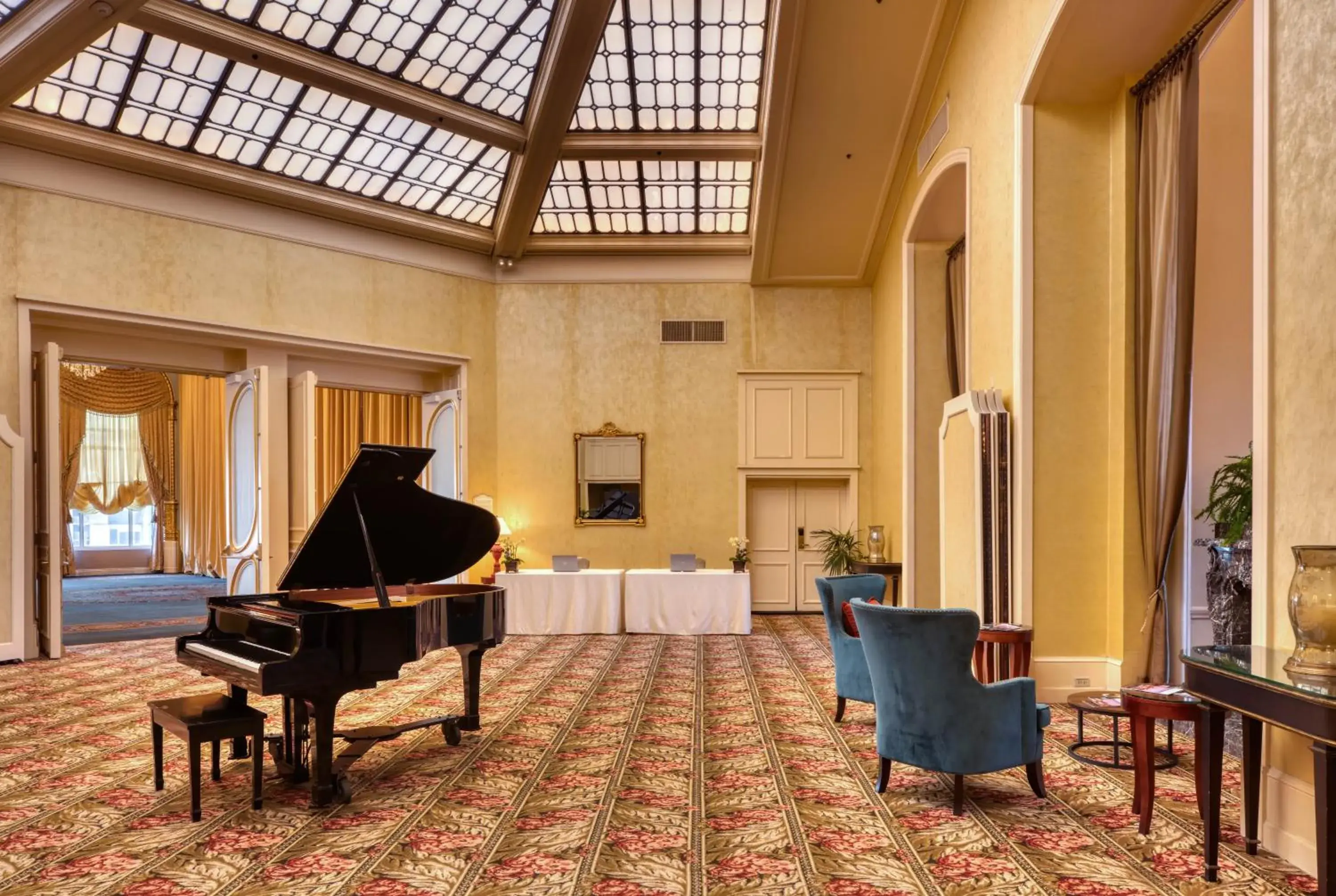 Lobby or reception in InterContinental Mark Hopkins San Francisco by IHG Lobby or reception in InterContinental Mark Hopkins San Francisco by IHG