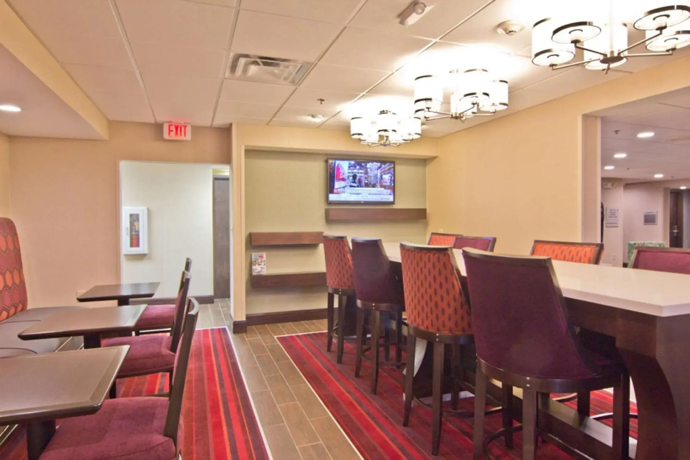 Restaurant/places to eat in Hampton Inn Columbus-South Restaurant/places to eat in Hampton Inn Columbus-South
