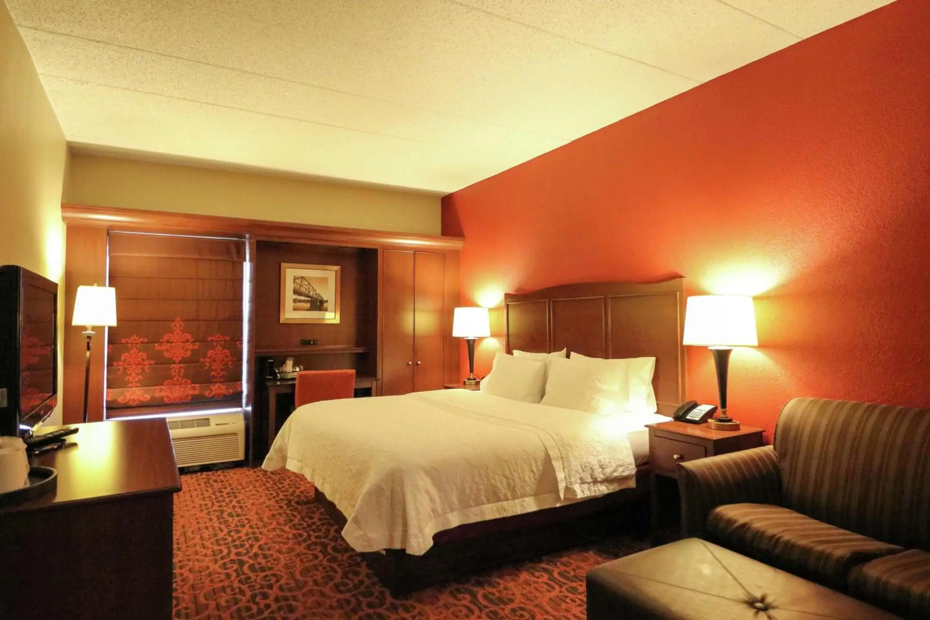 Bed in Hampton Inn Columbus-South Bed in Hampton Inn Columbus-South
