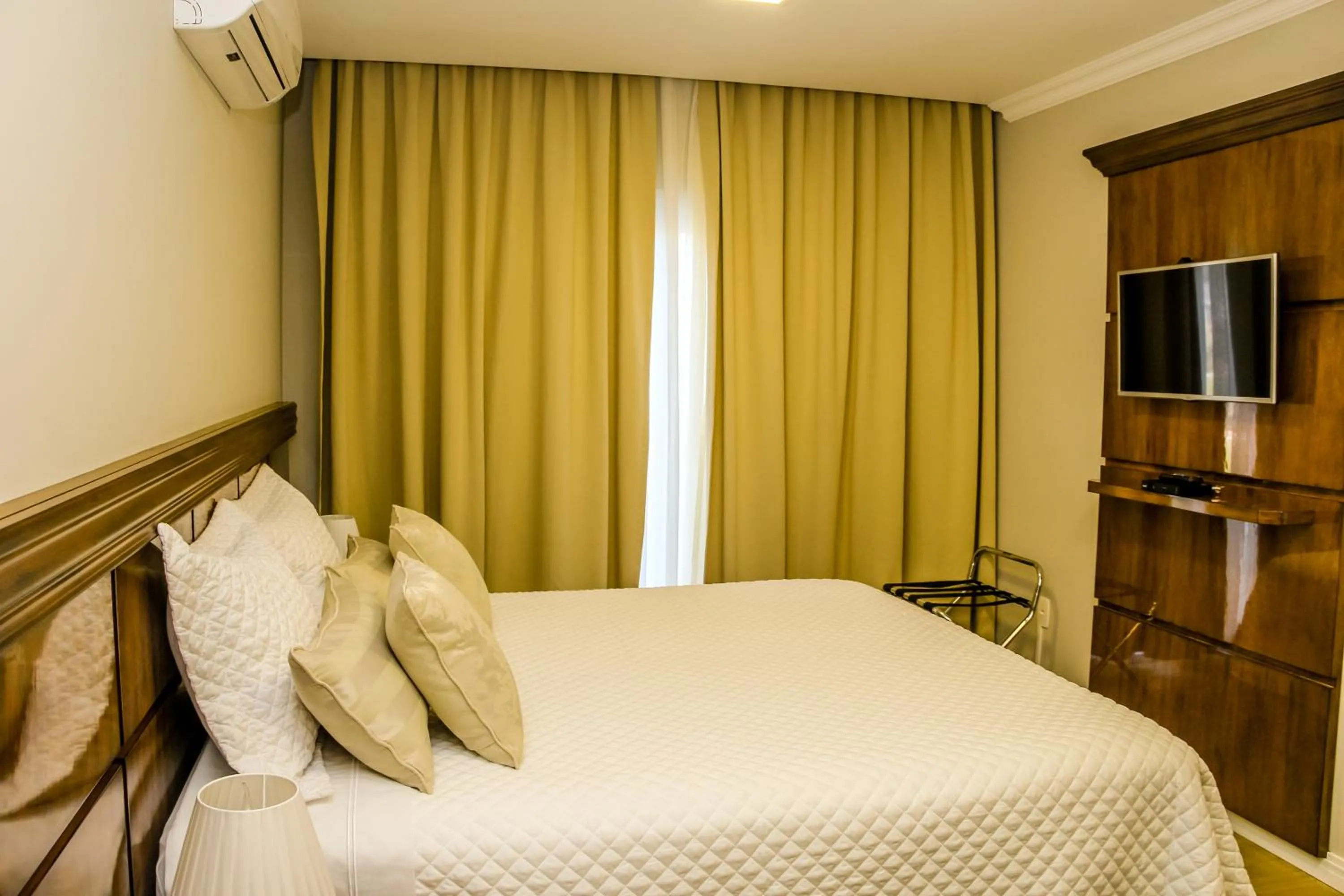 Bedroom, Bed in Hotel Gramado Interlaken