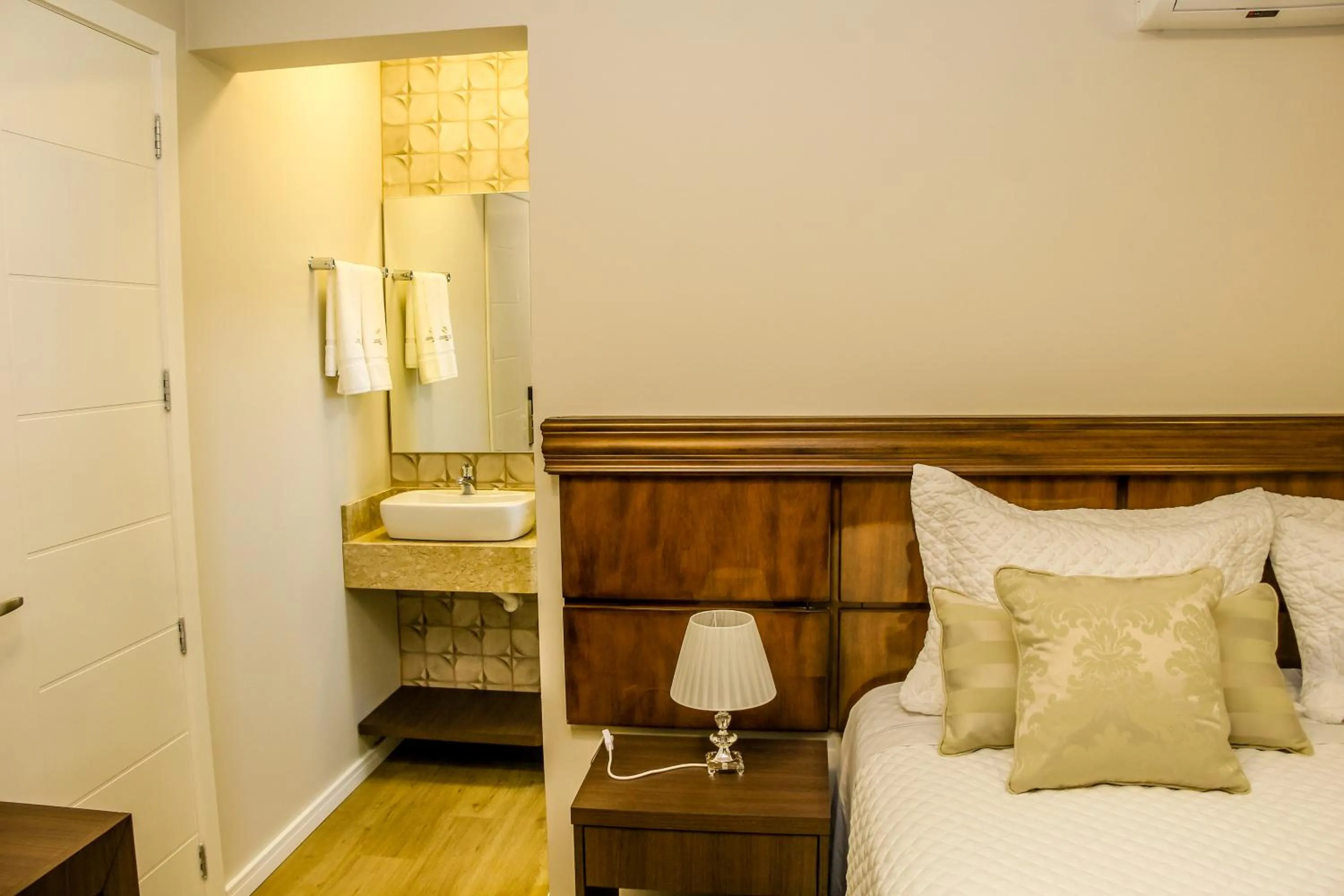 Bedroom, Bed in Hotel Gramado Interlaken