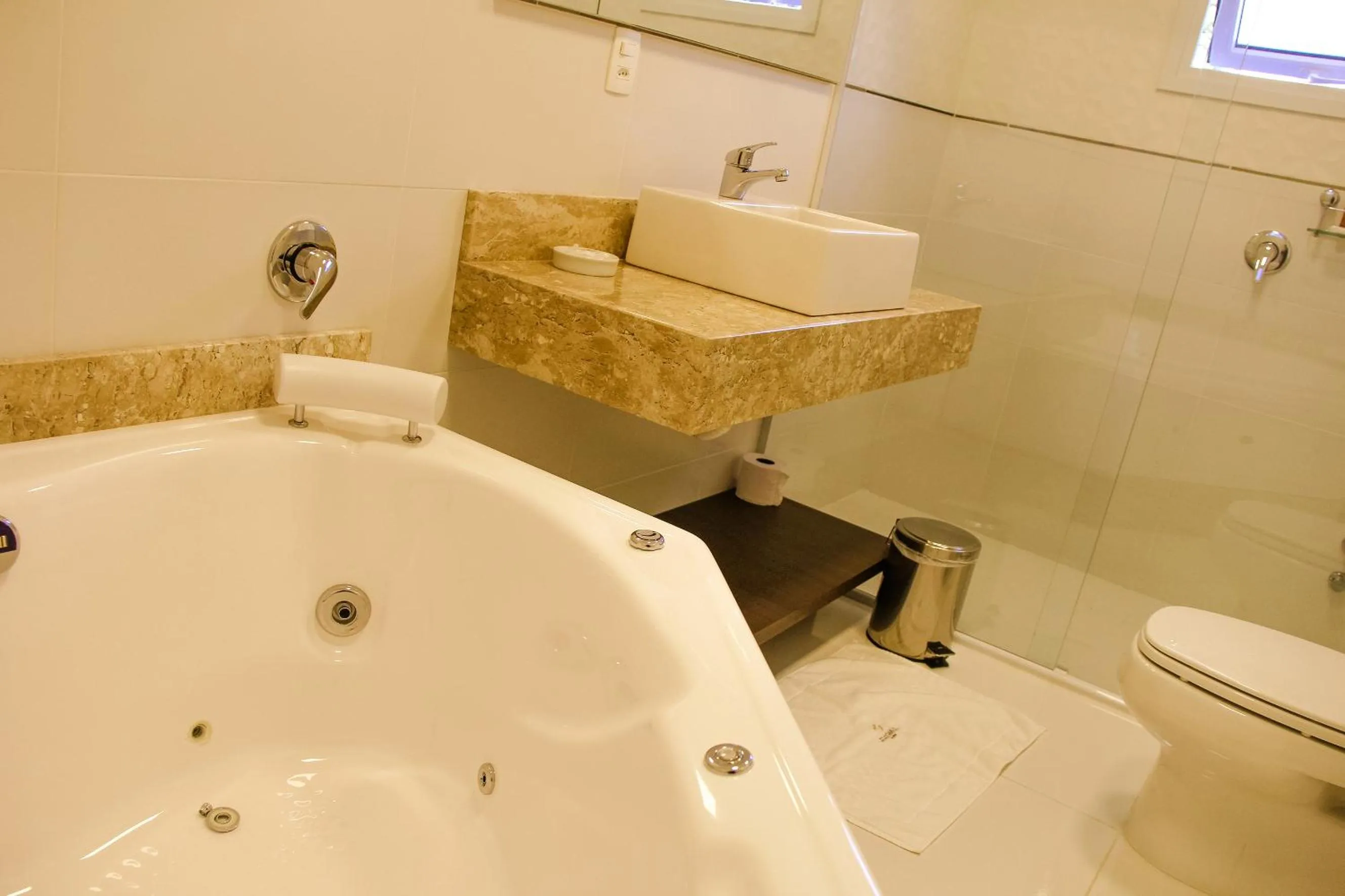 Hot Tub in Hotel Gramado Interlaken