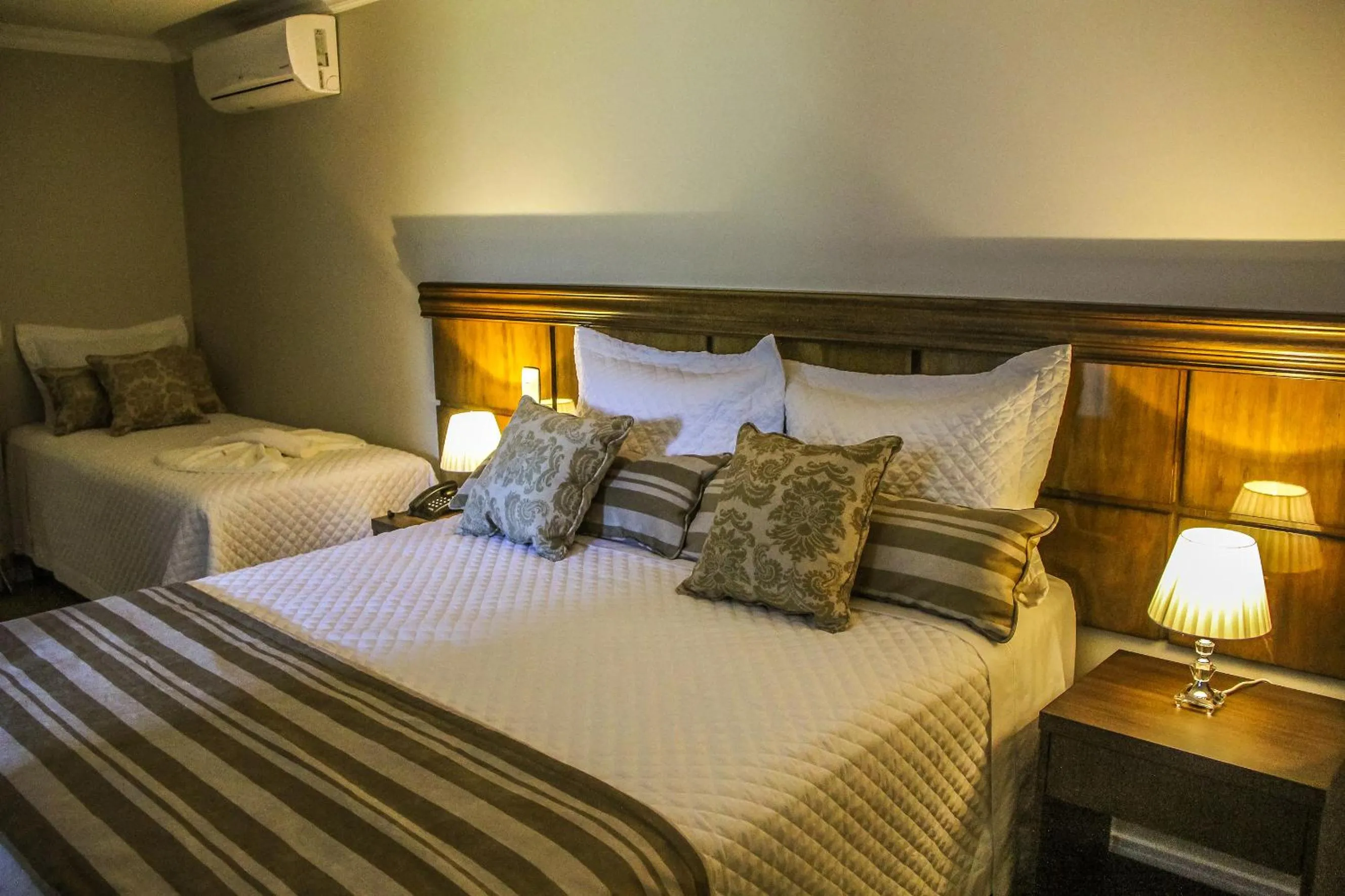 Photo of the whole room, Bed in Hotel Gramado Interlaken