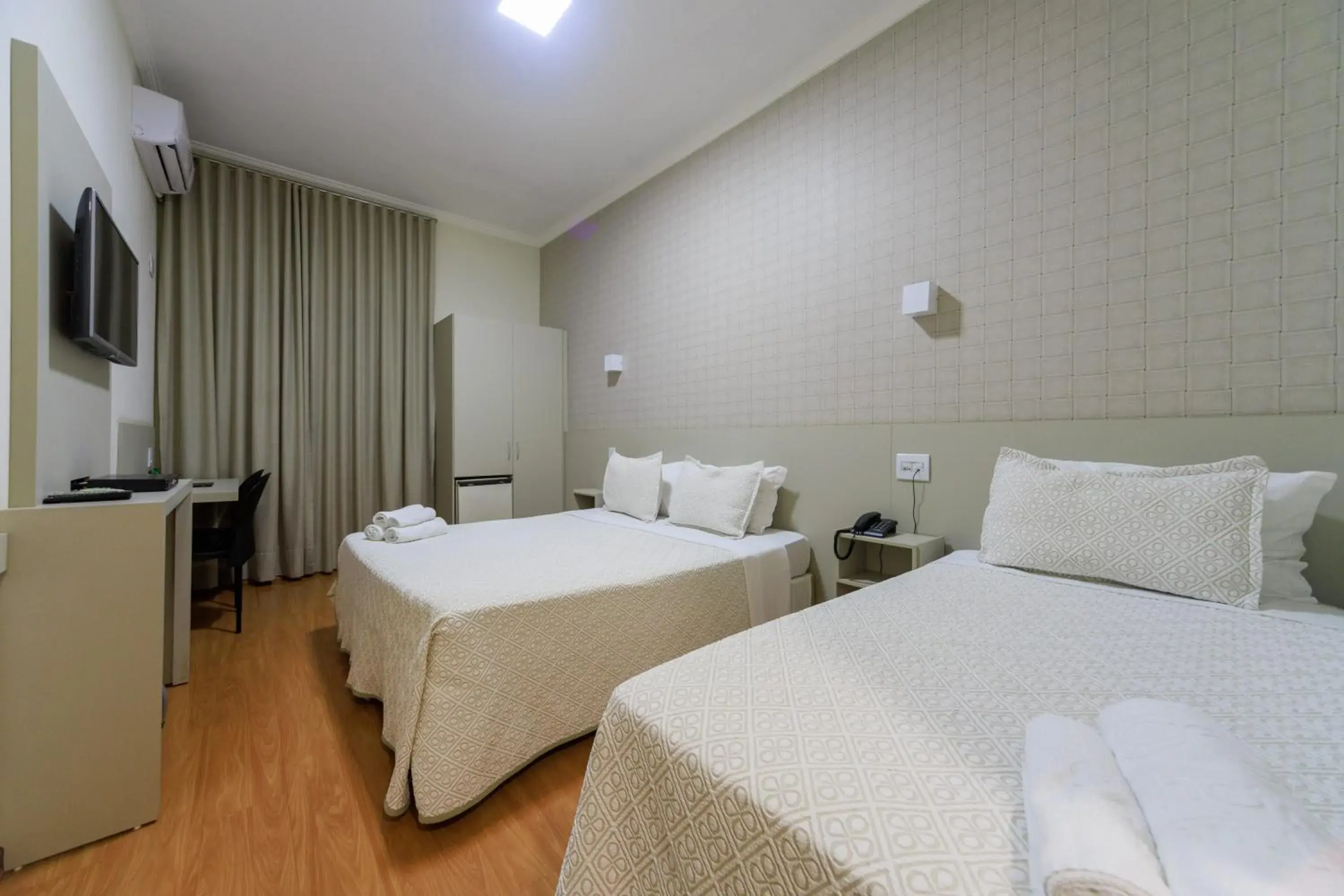 Bedroom, Bed in Realce Hotel Bedroom, Bed in Realce Hotel