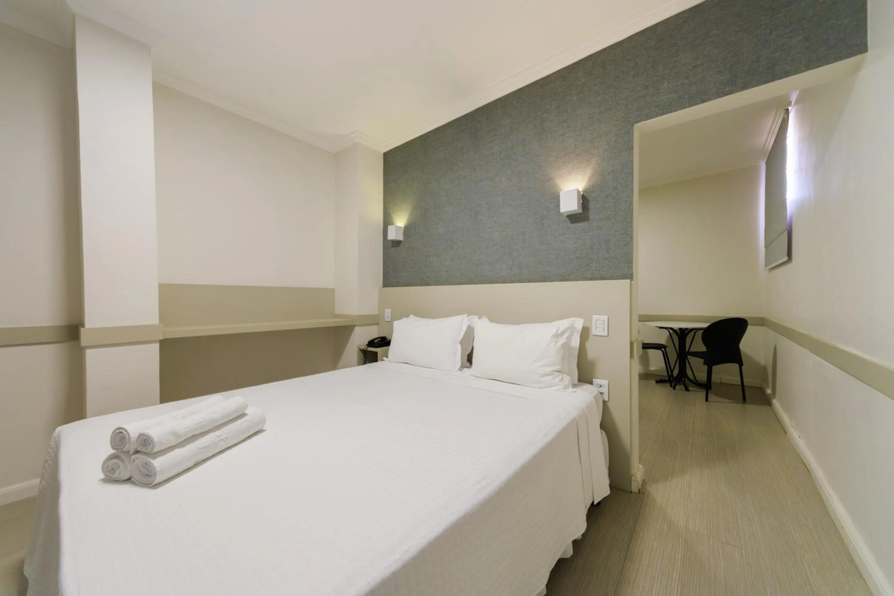 Bedroom, Bed in Realce Hotel