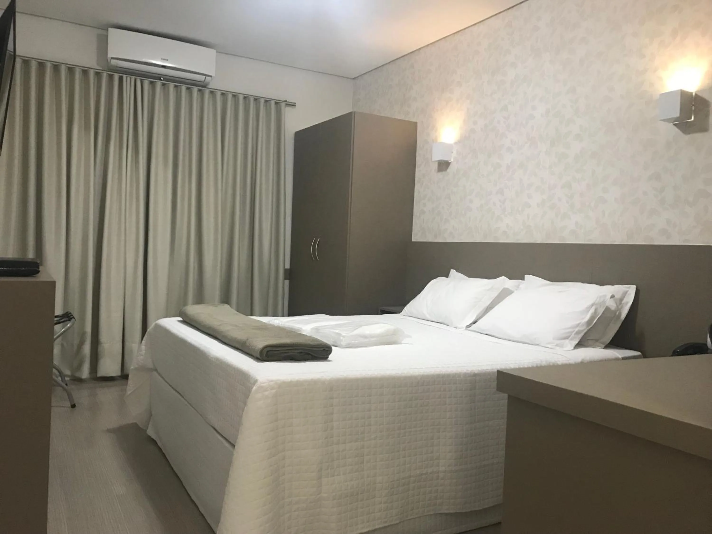 Bedroom, Bed in Realce Hotel