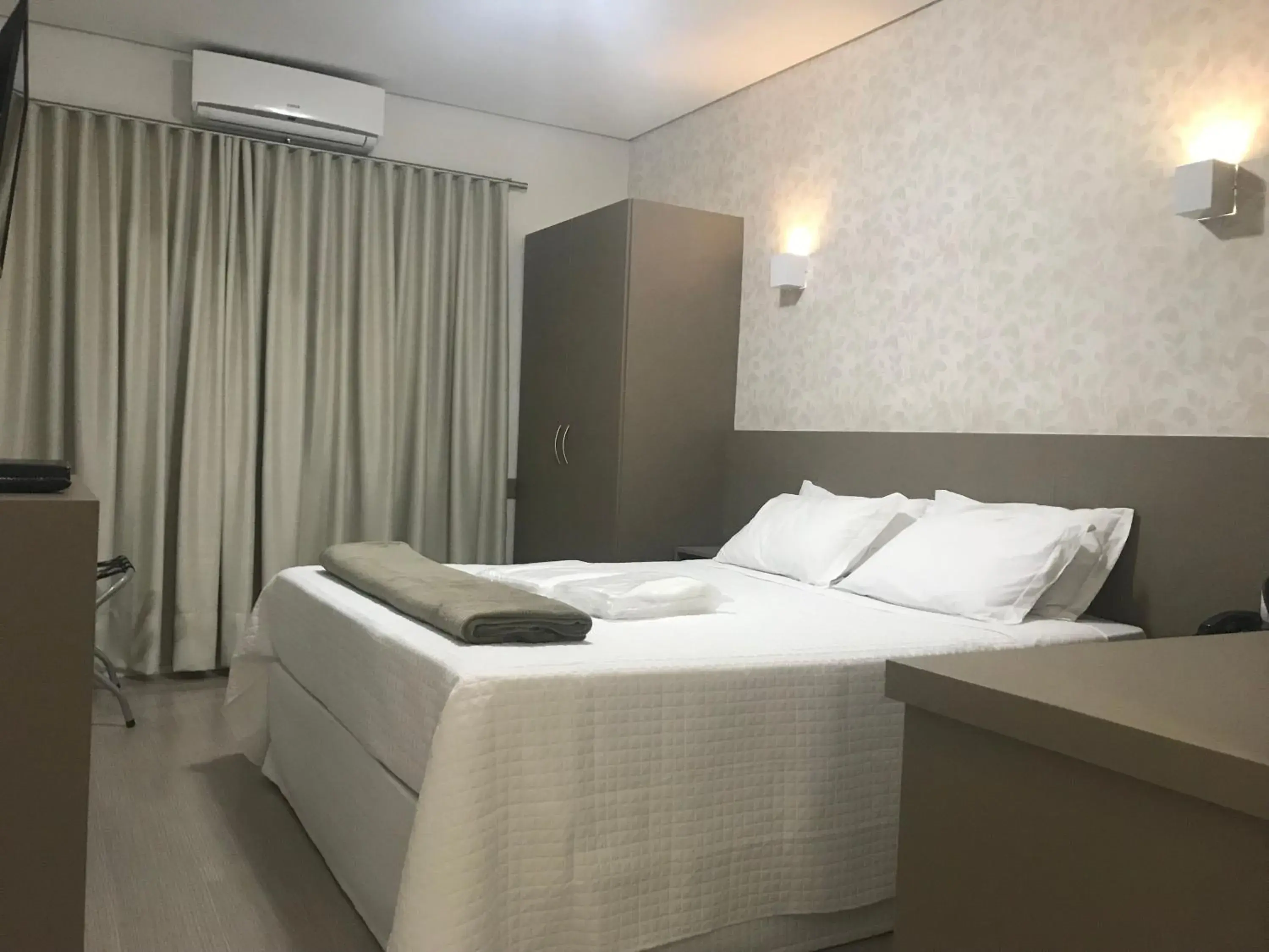 Bedroom, Bed in Realce Hotel Bedroom, Bed in Realce Hotel