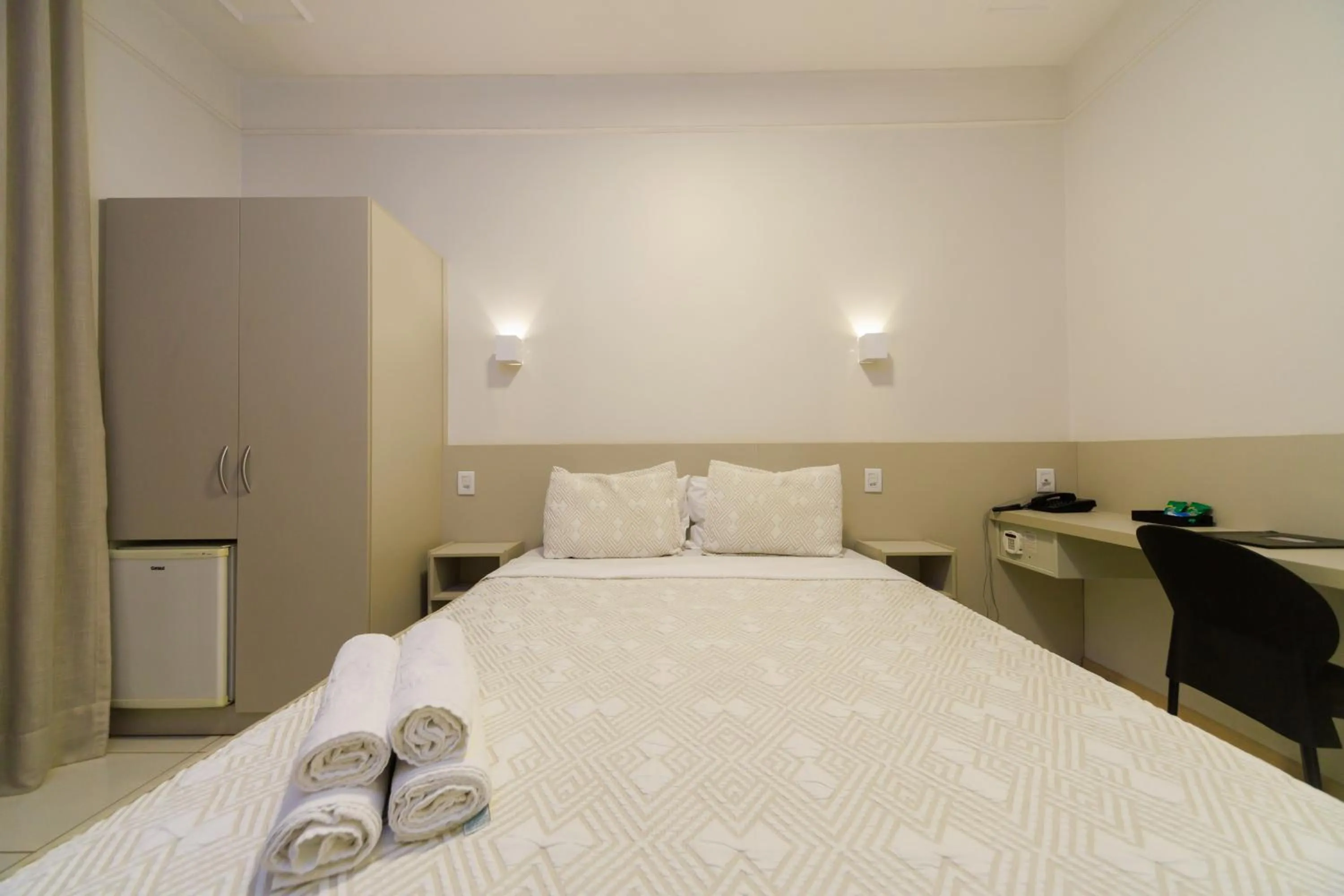 Bedroom, Bed in Realce Hotel