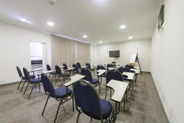 Meeting/conference room in Realce Hotel