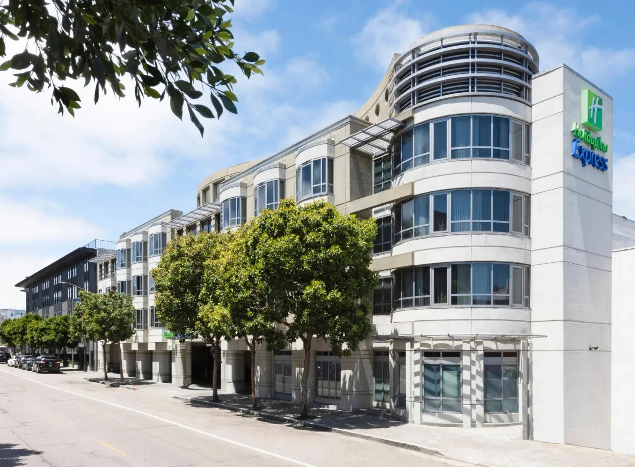 Property building in Holiday Inn Express Hotel & Suites Fisherman's Wharf by IHG Property building in Holiday Inn Express Hotel & Suites Fisherman's Wharf by IHG