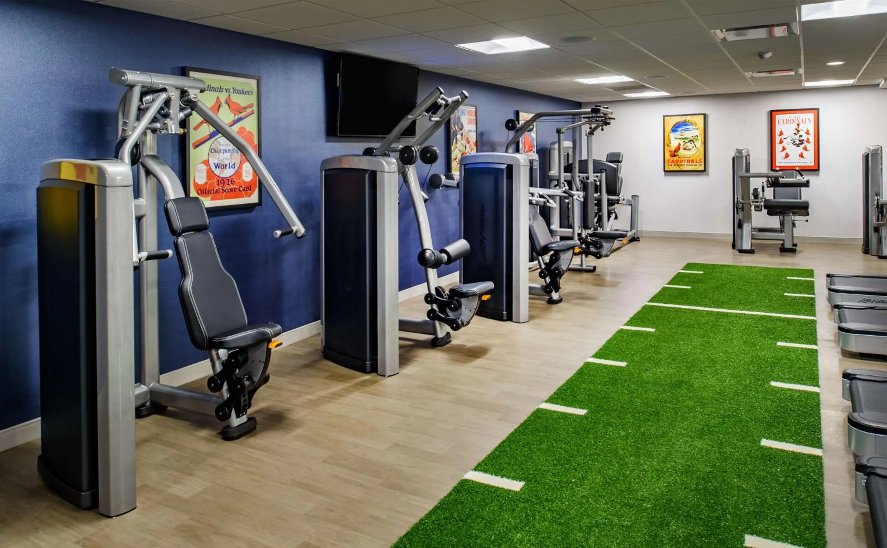 Fitness centre/facilities in Hilton St. Louis at the Ballpark