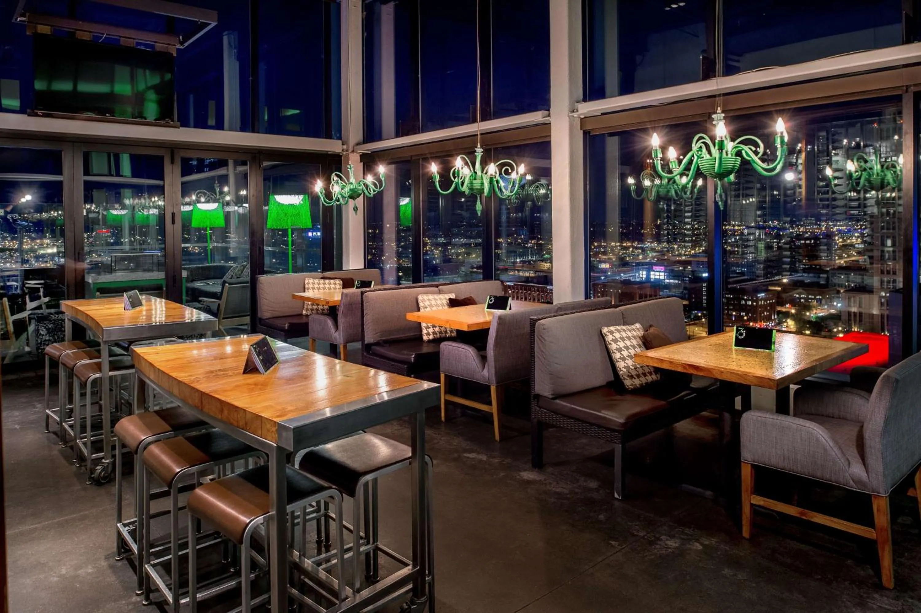 Restaurant/places to eat in Hilton St. Louis at the Ballpark