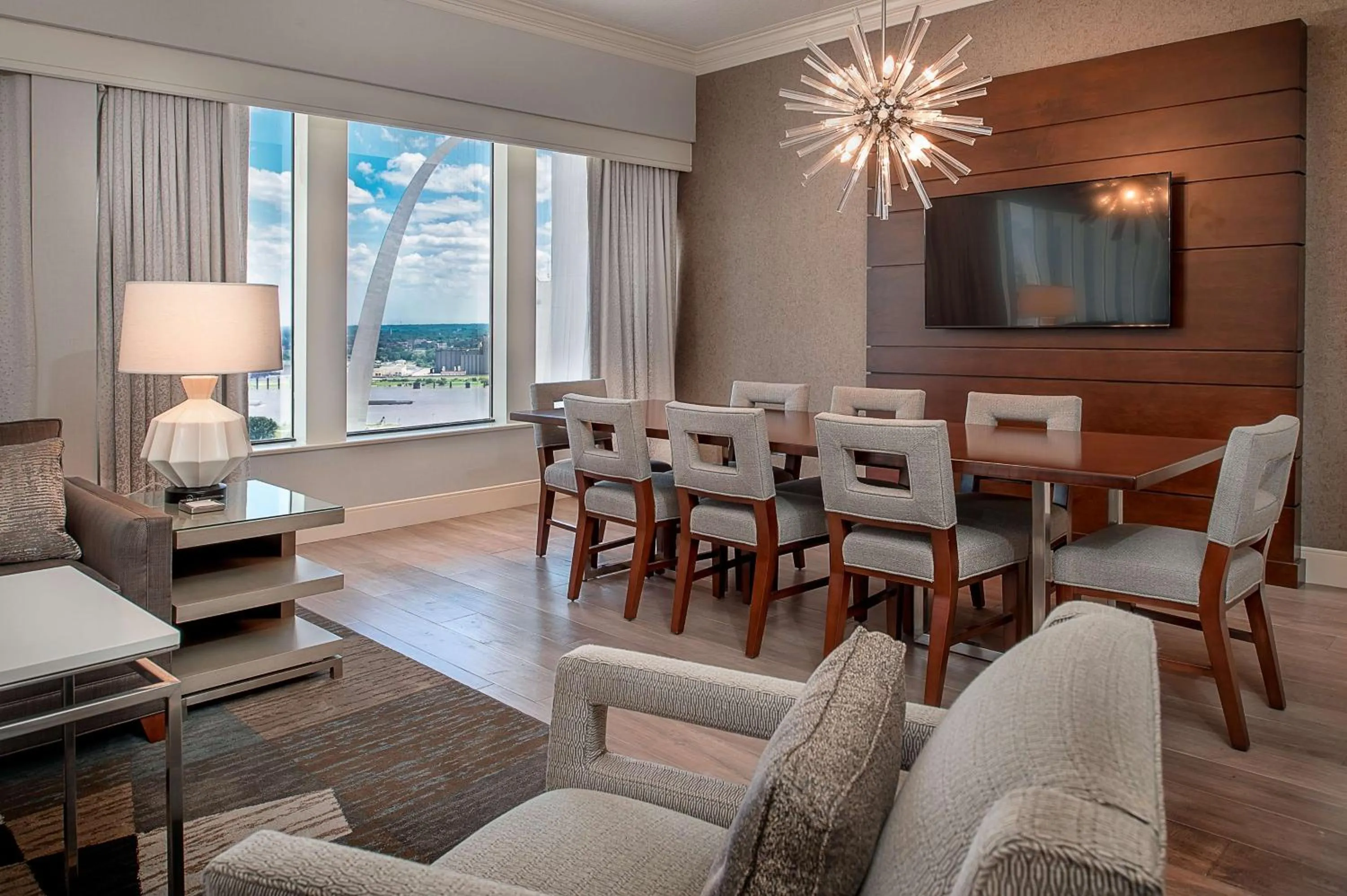 Living room in Hilton St. Louis at the Ballpark