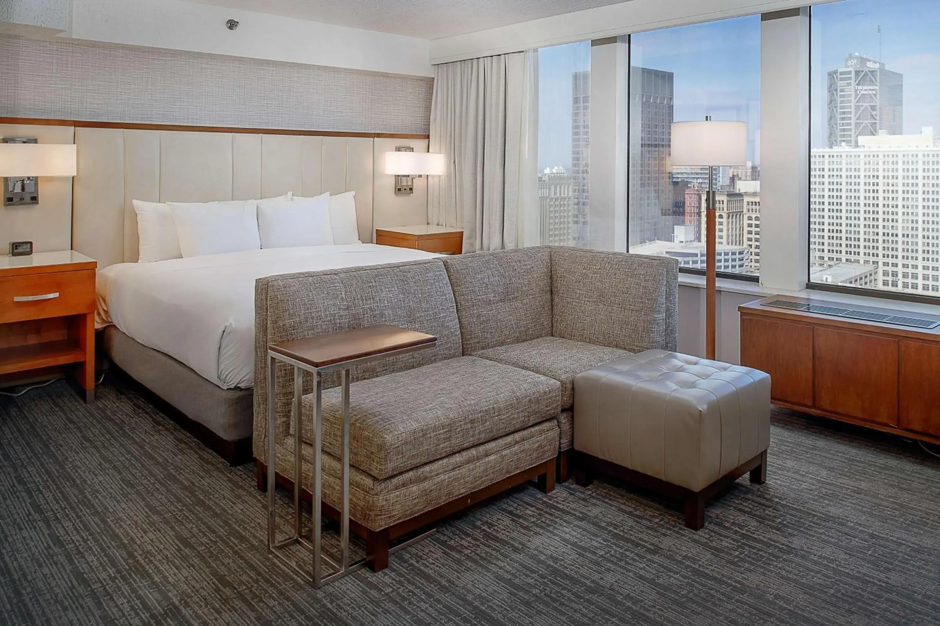 Bed in Hilton St. Louis at the Ballpark Bed in Hilton St. Louis at the Ballpark