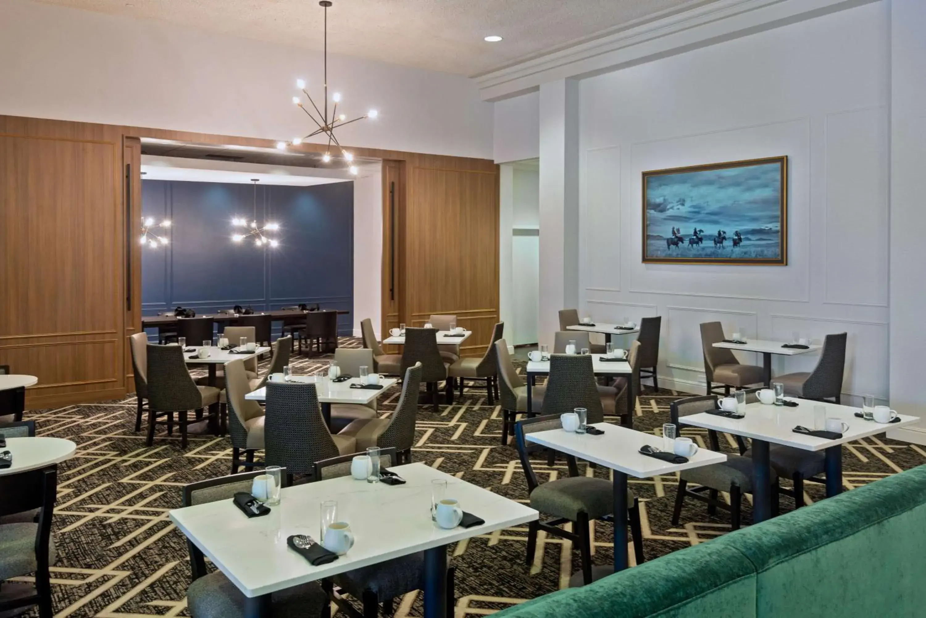 Lounge or bar in Hilton Pennywell St Louis at the Arch Lounge or bar in Hilton Pennywell St Louis at the Arch