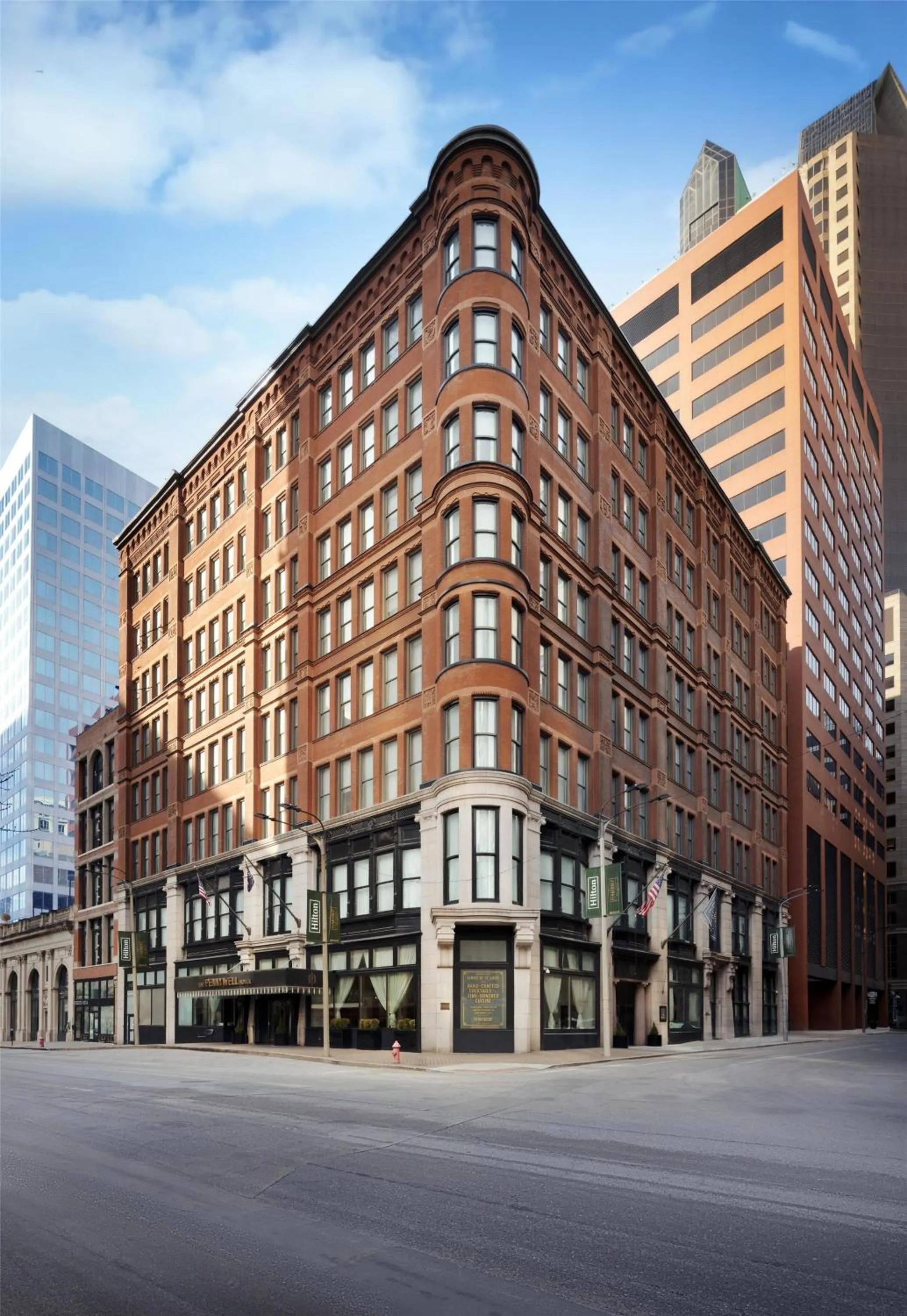Property building in Hilton Pennywell St Louis at the Arch