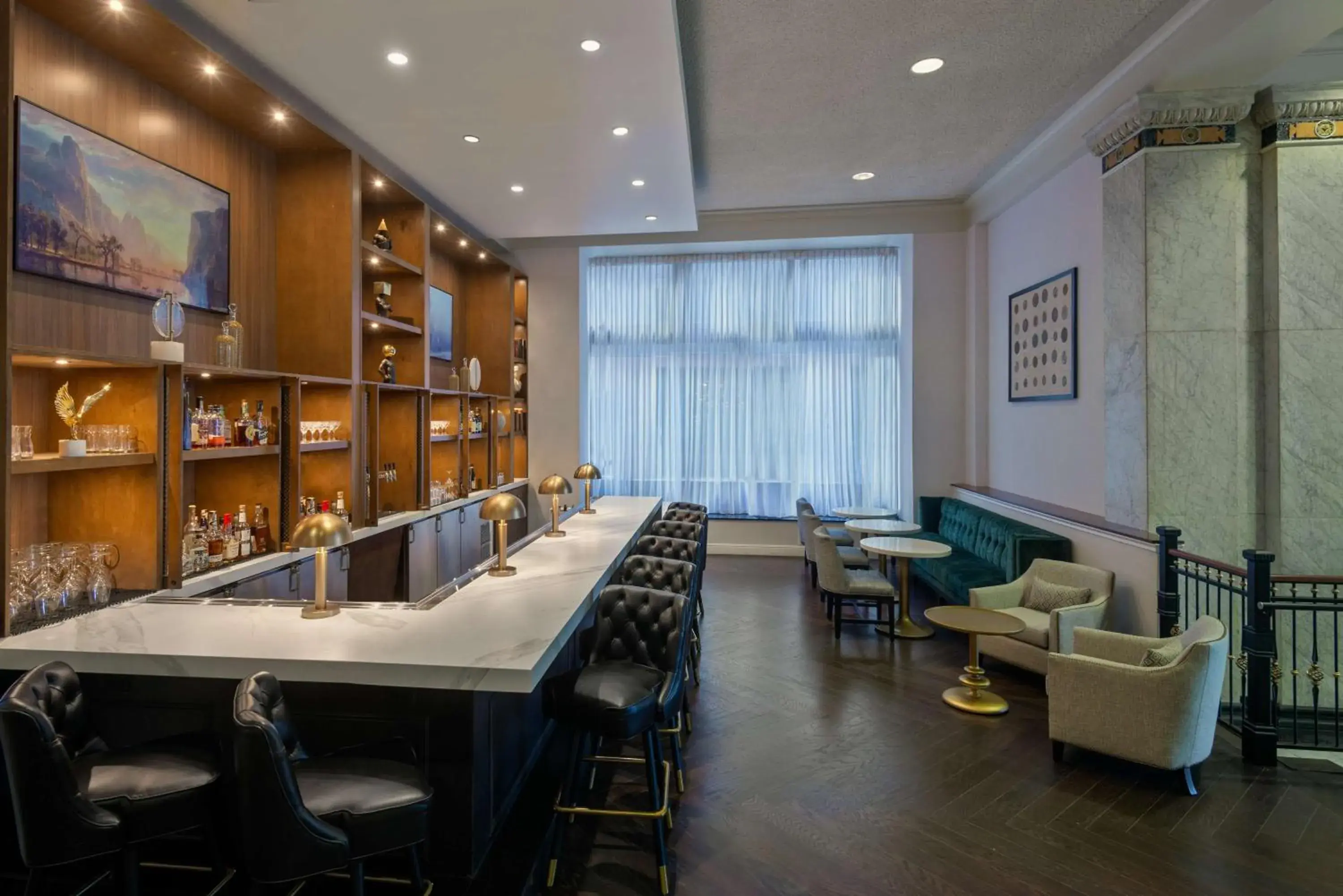 Lounge or bar in Hilton Pennywell St Louis at the Arch Lounge or bar in Hilton Pennywell St Louis at the Arch