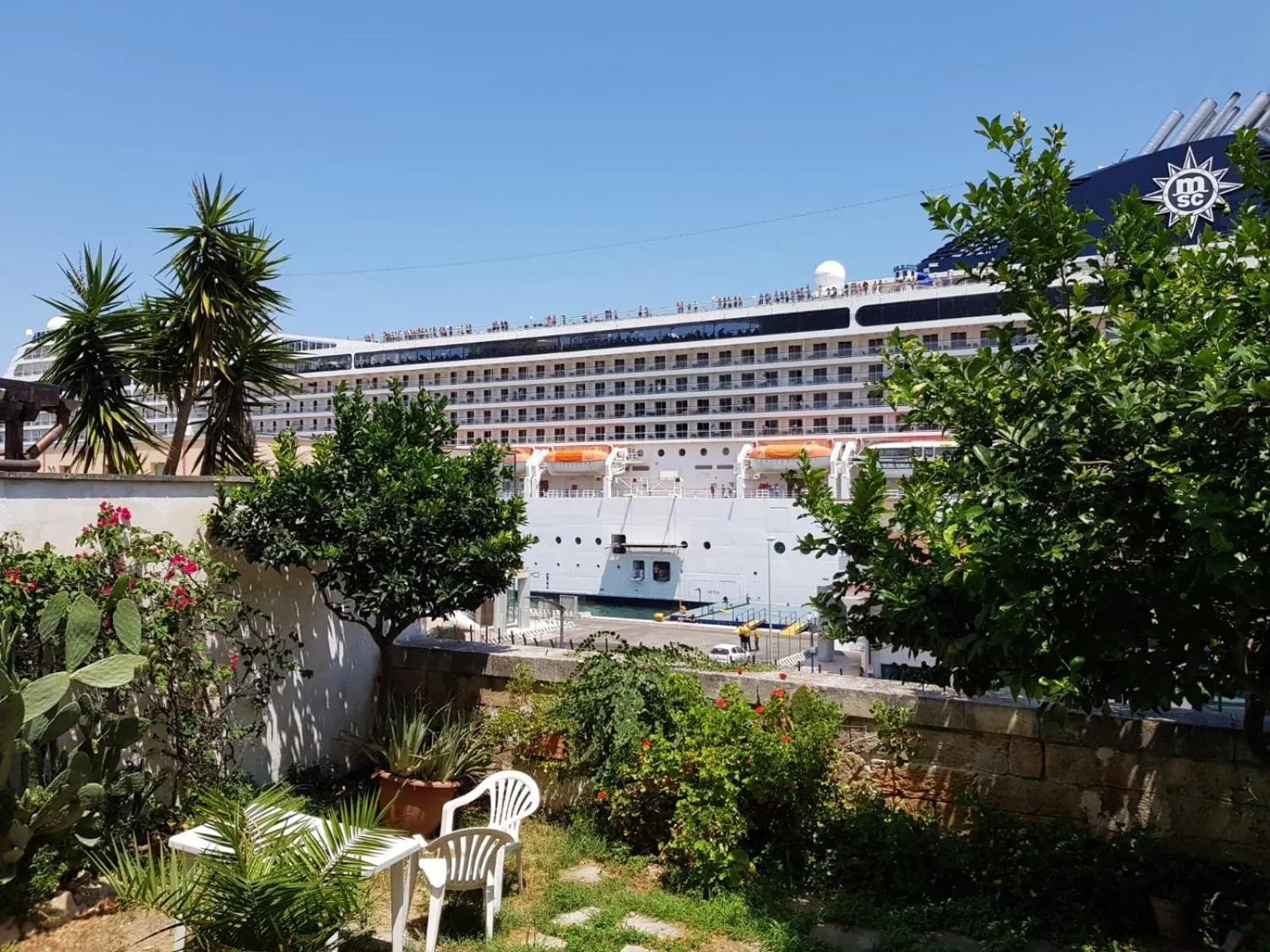 Garden view in La Casa Sul Porto