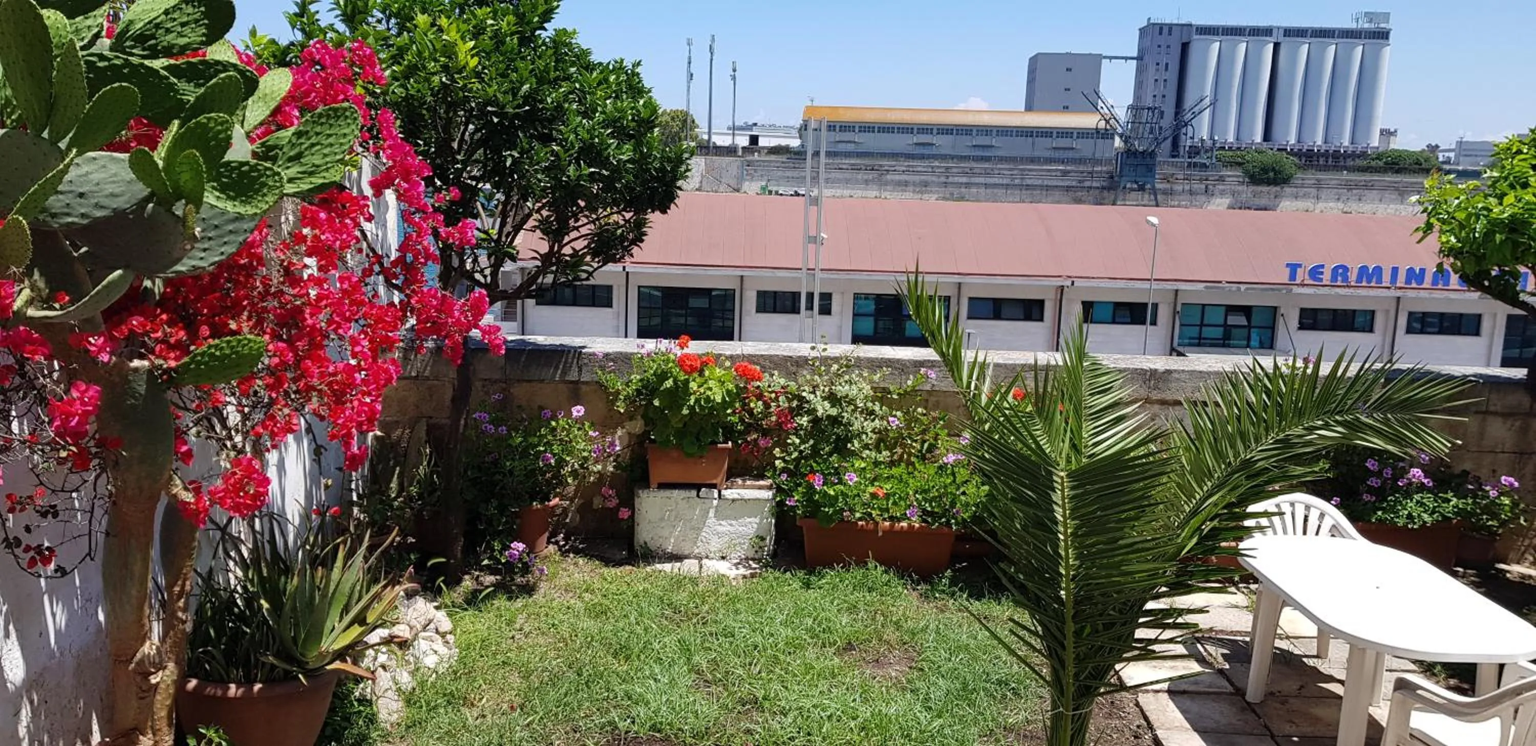 Garden view in La Casa Sul Porto
