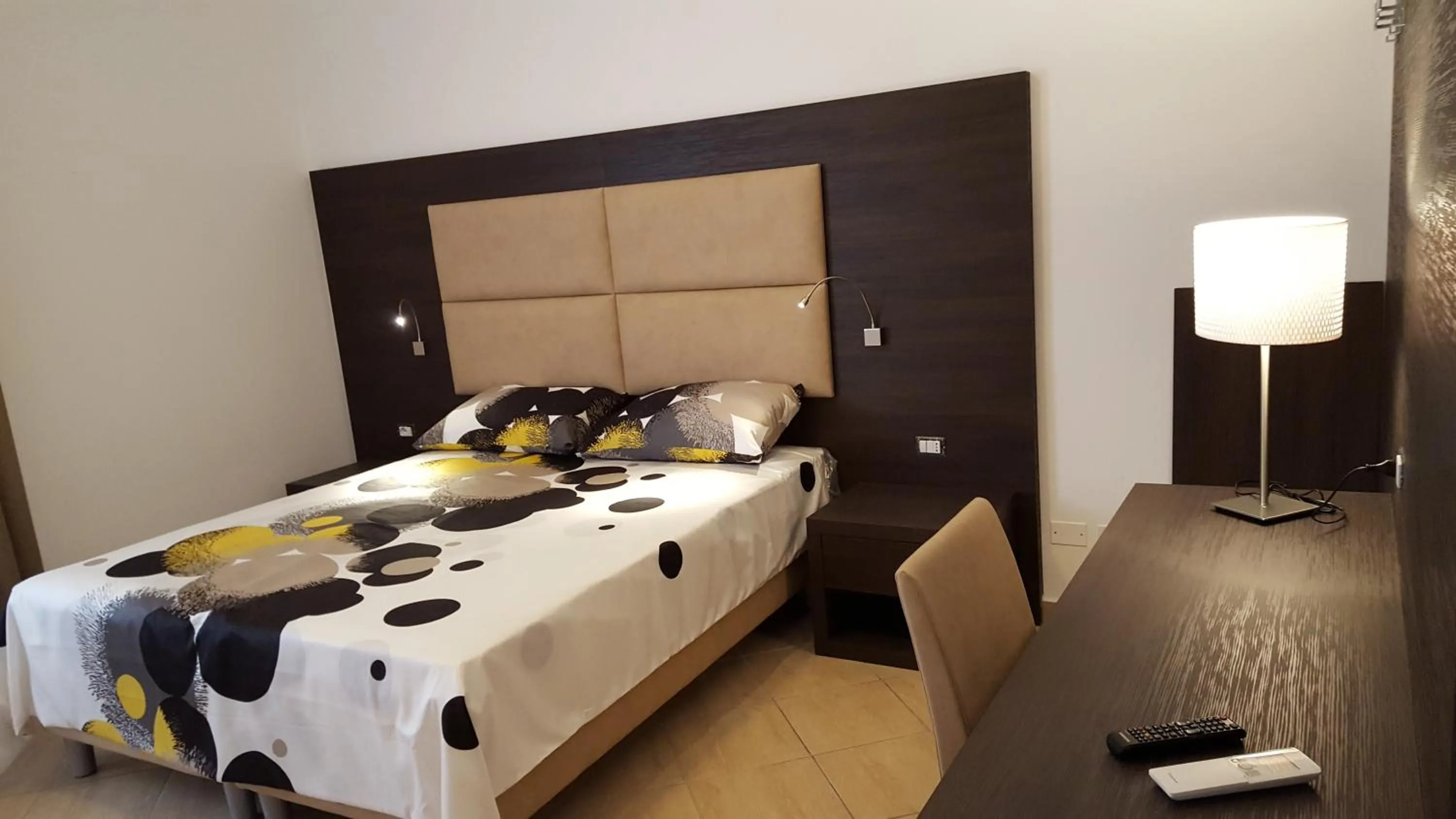 Photo of the whole room, Bed in Una Finestra su Monti