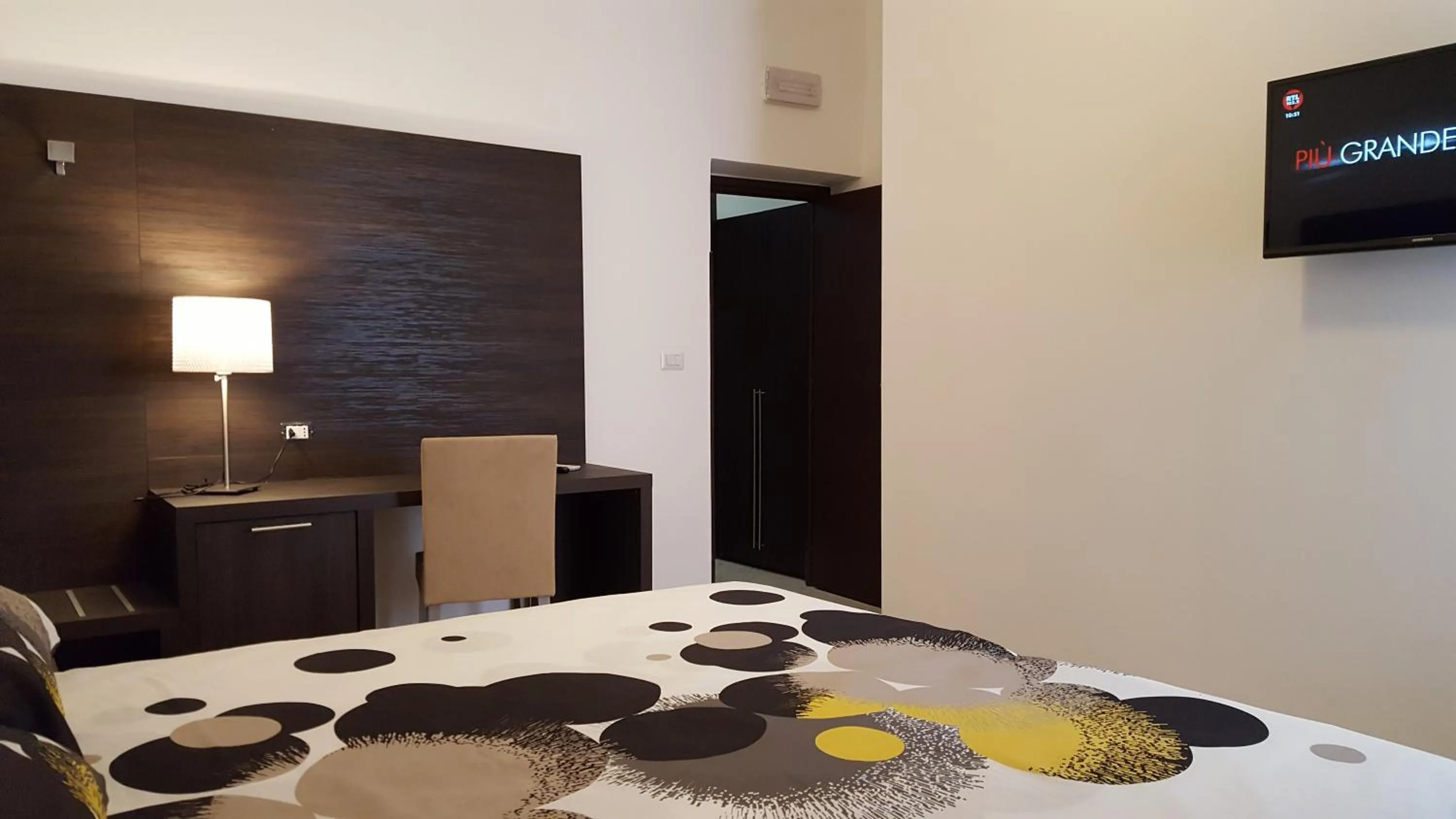 Photo of the whole room in Una Finestra su Monti