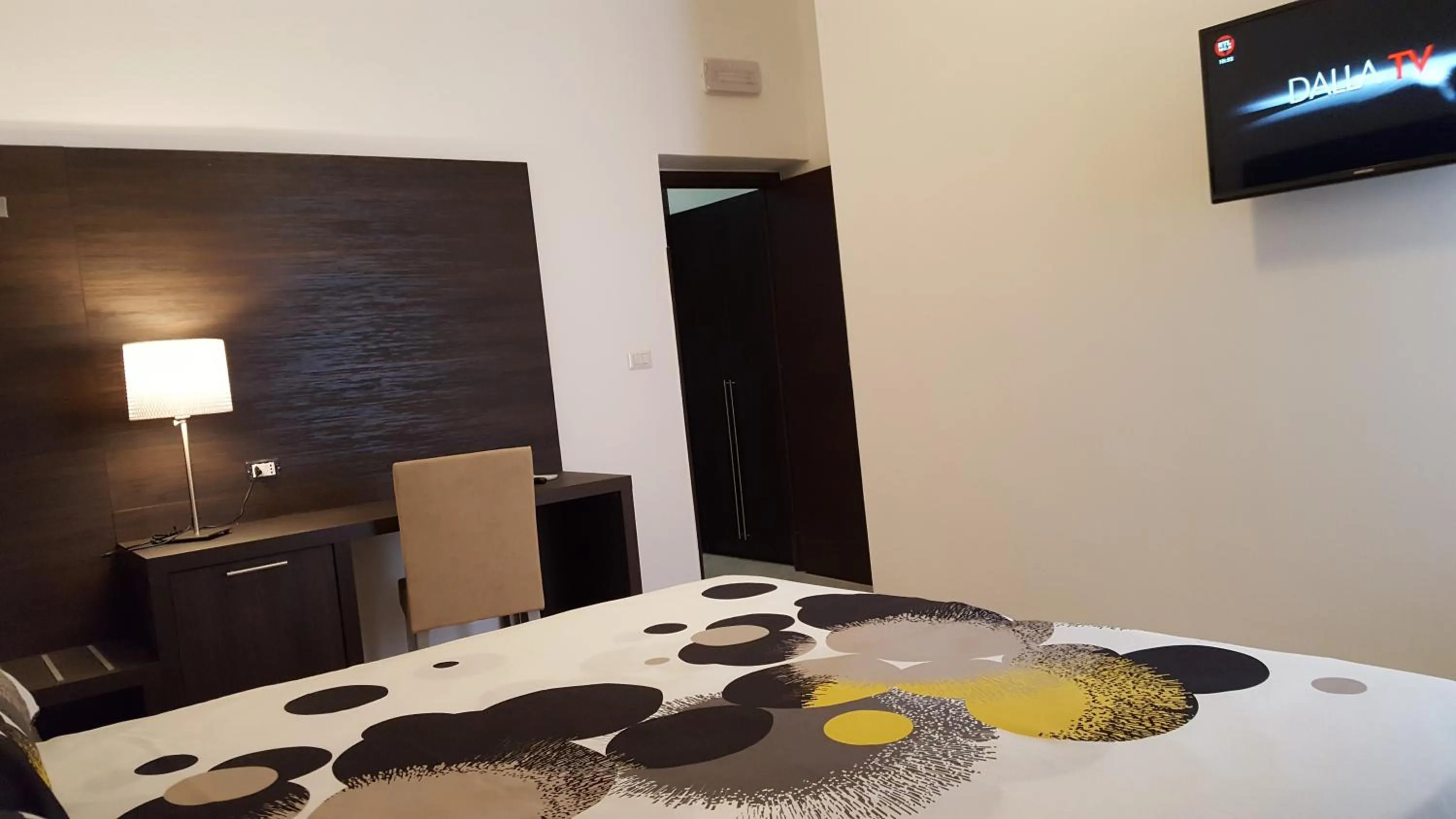 TV and multimedia, Bed in Una Finestra su Monti