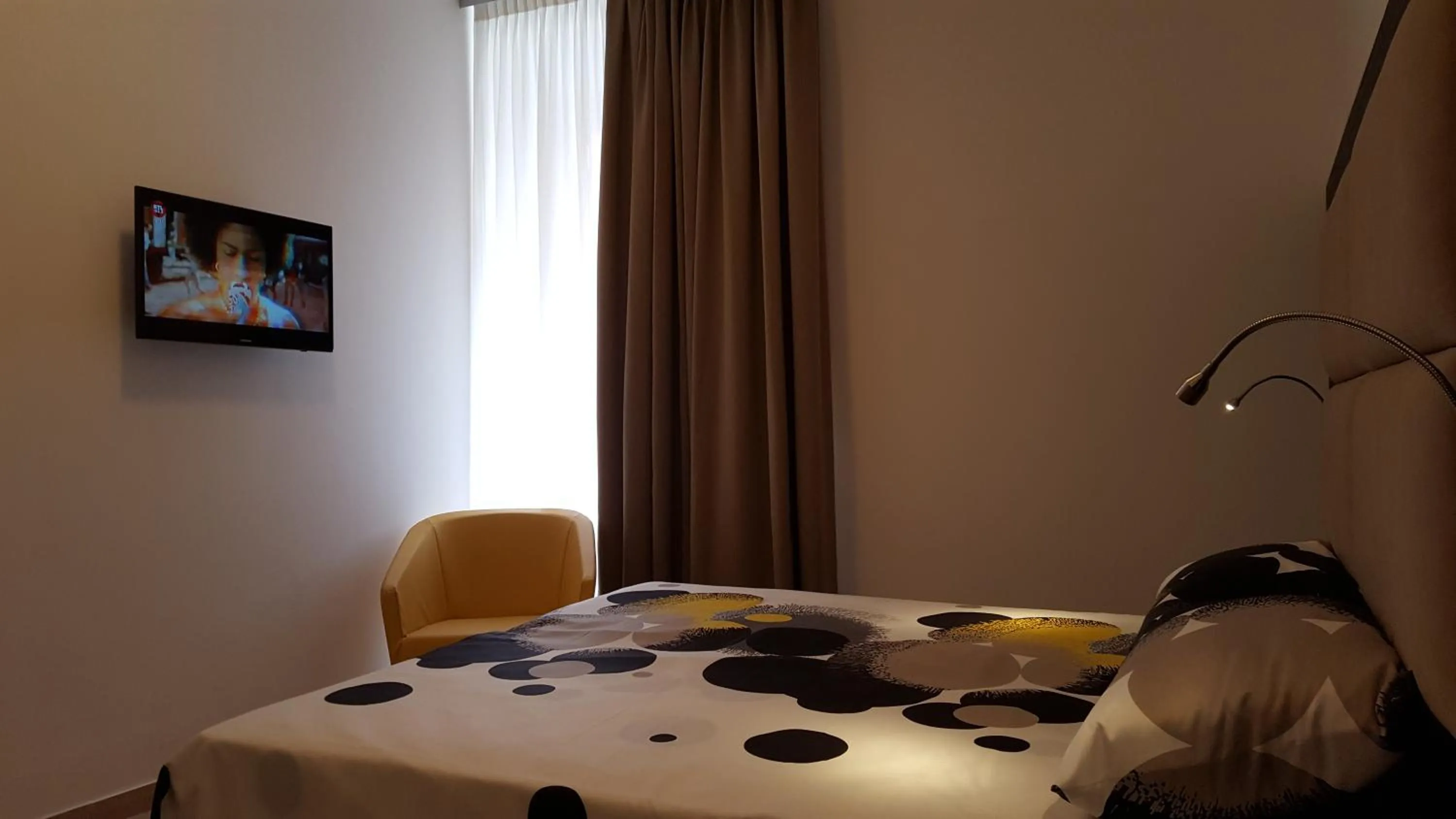 TV and multimedia, Bed in Una Finestra su Monti