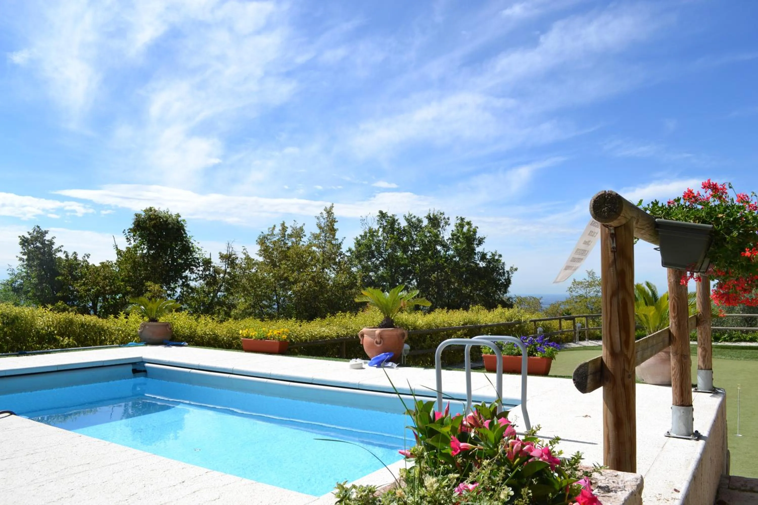 Swimming pool in B&B Le Corone