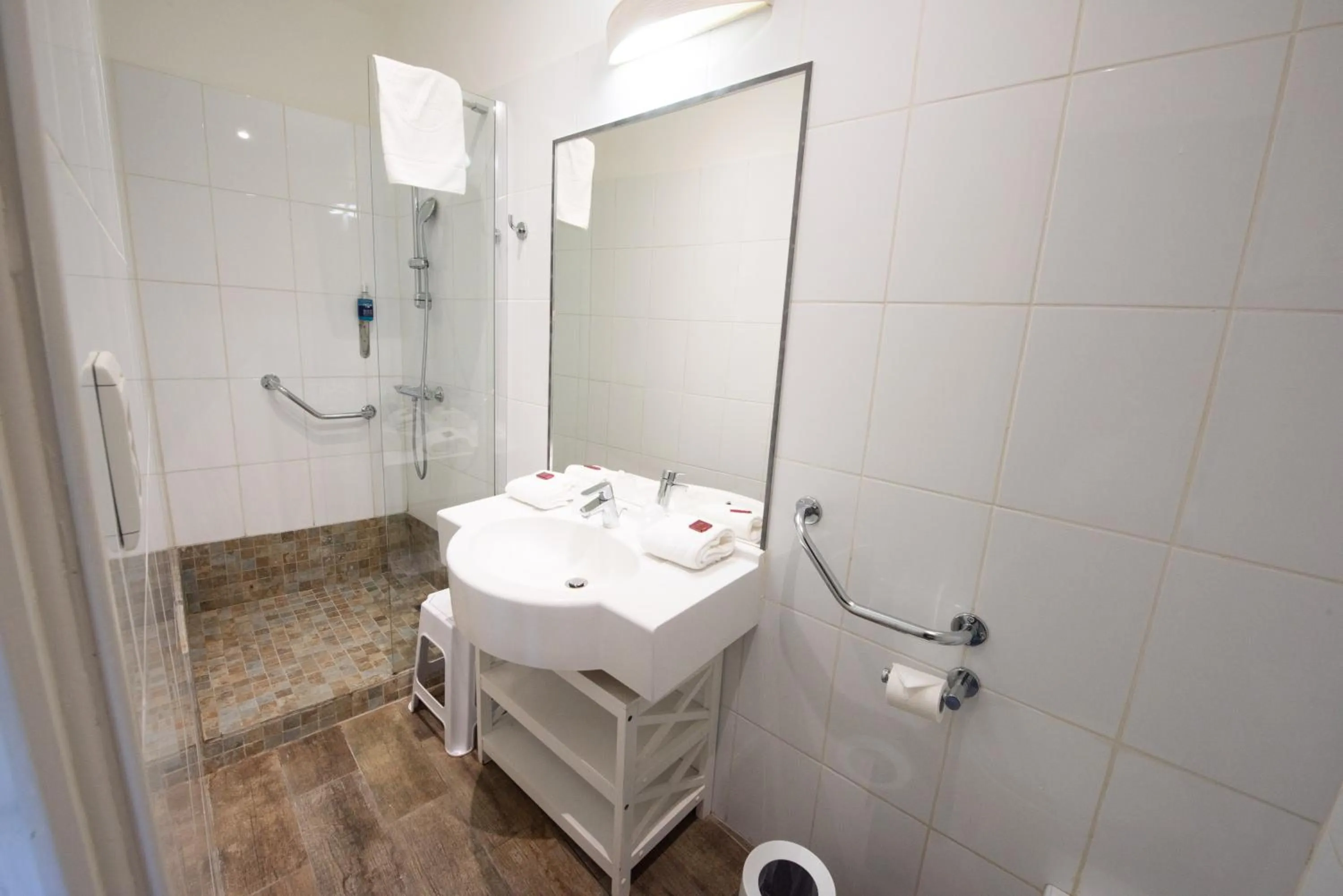 Bathroom in Hotel Restaurant La Villa Arena