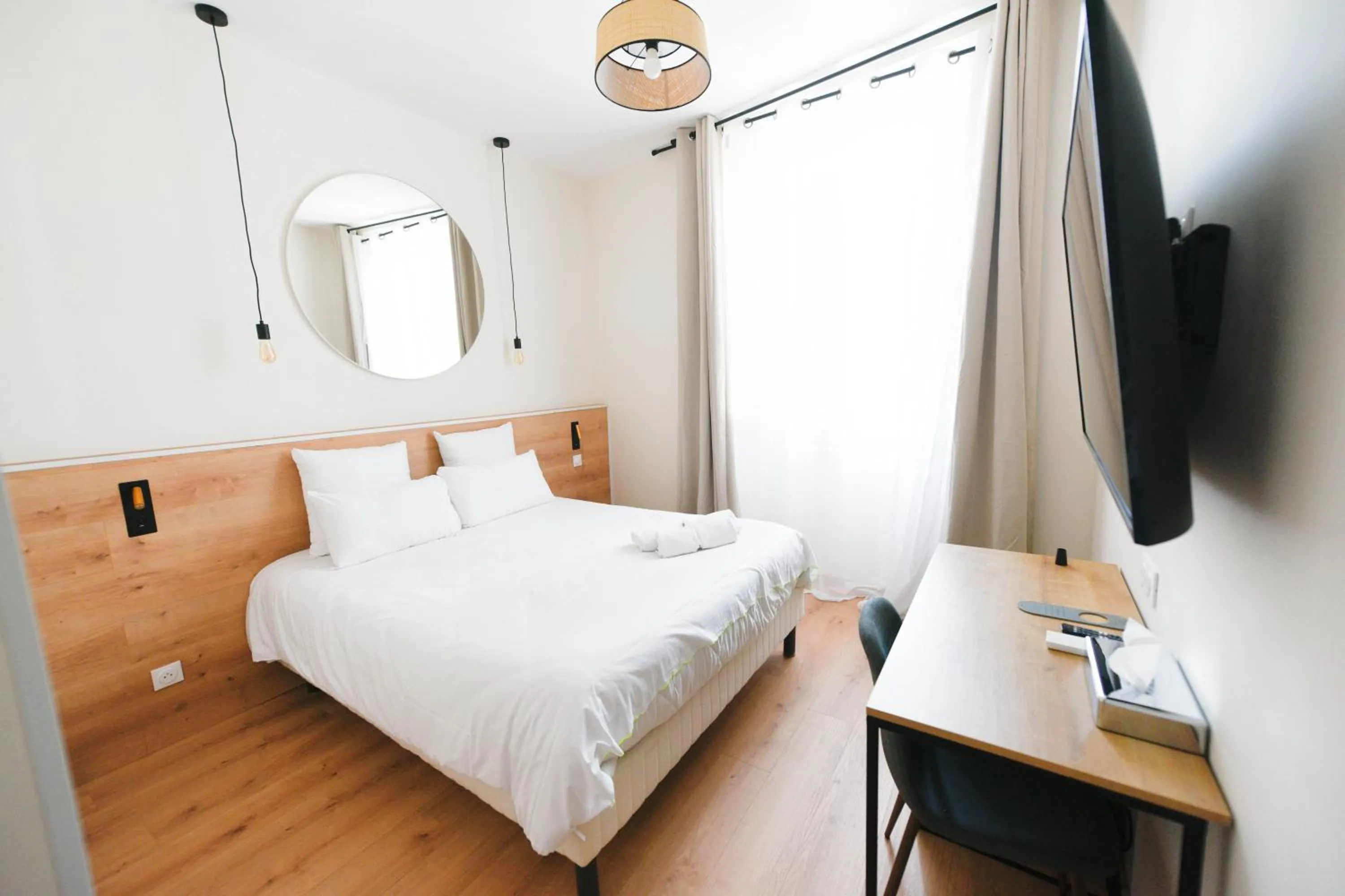 Photo of the whole room, Bed in Hotel Restaurant La Villa Arena