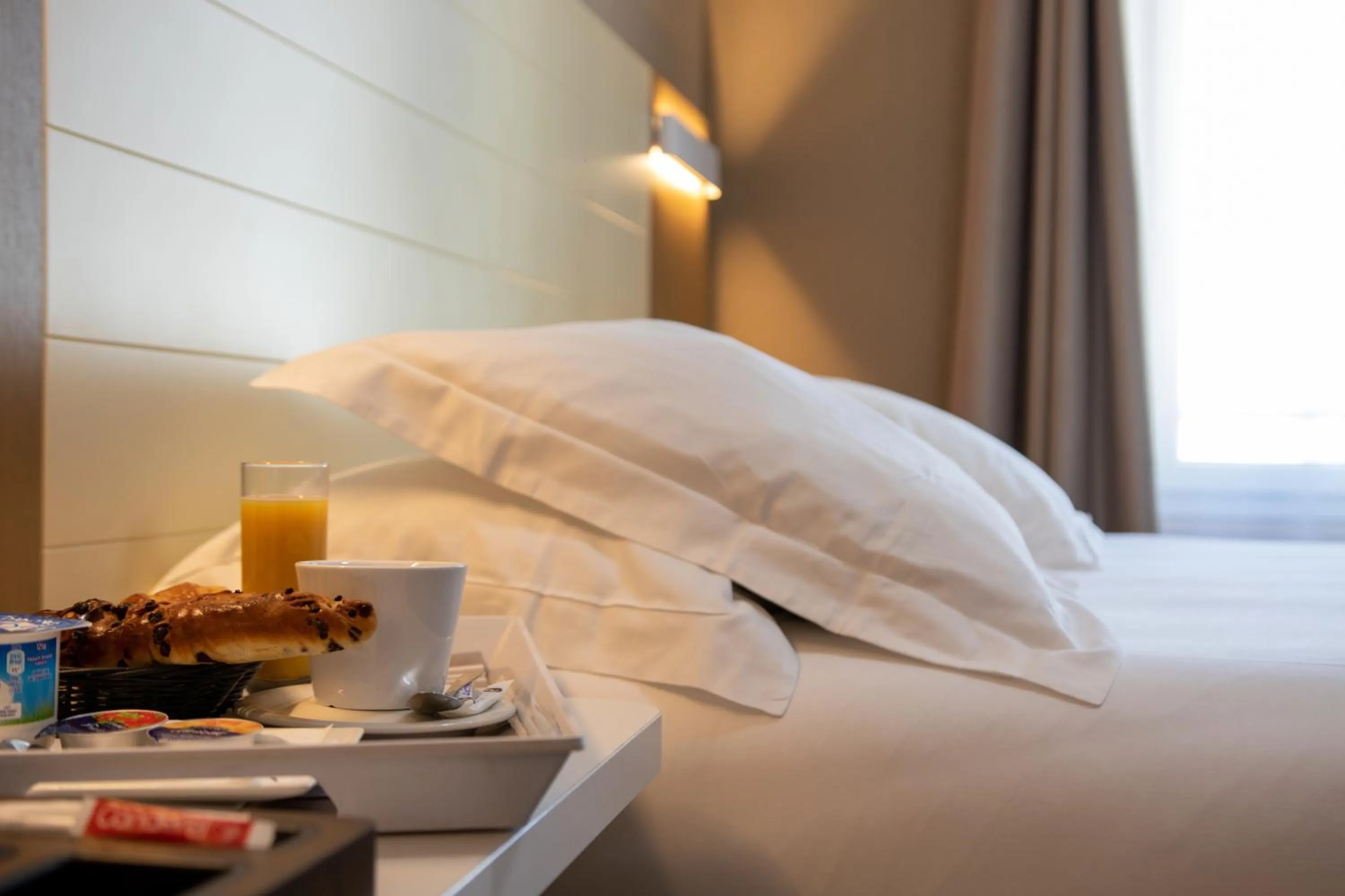 Decorative detail, Bed in Hotel Amiraute