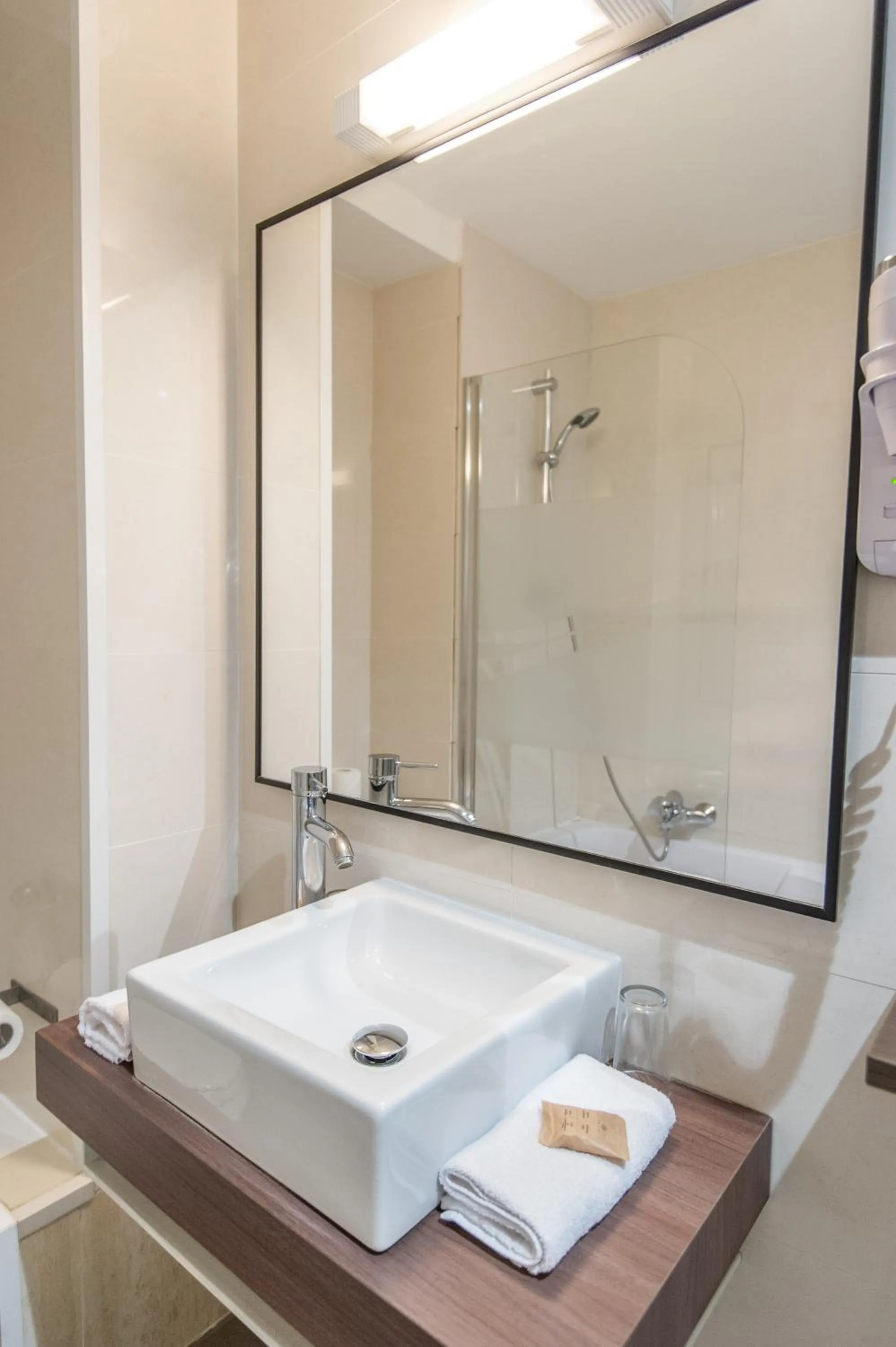 Bathroom in Hotel Amiraute