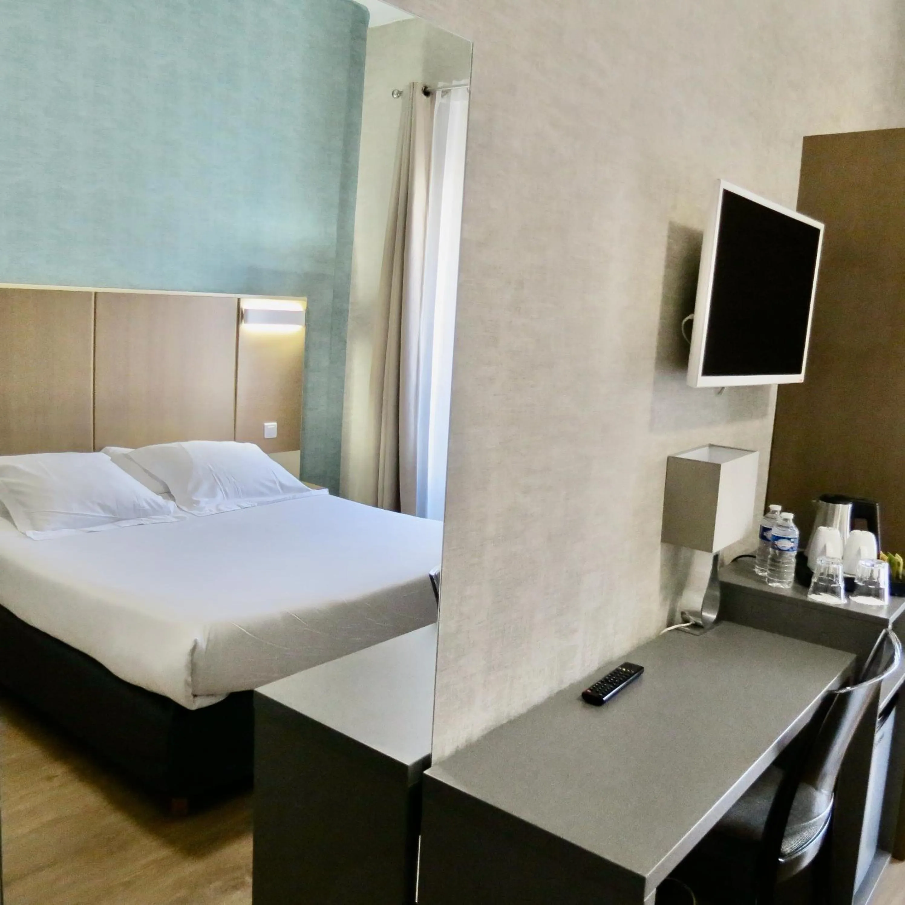 Photo of the whole room, Bed in Hotel Amiraute