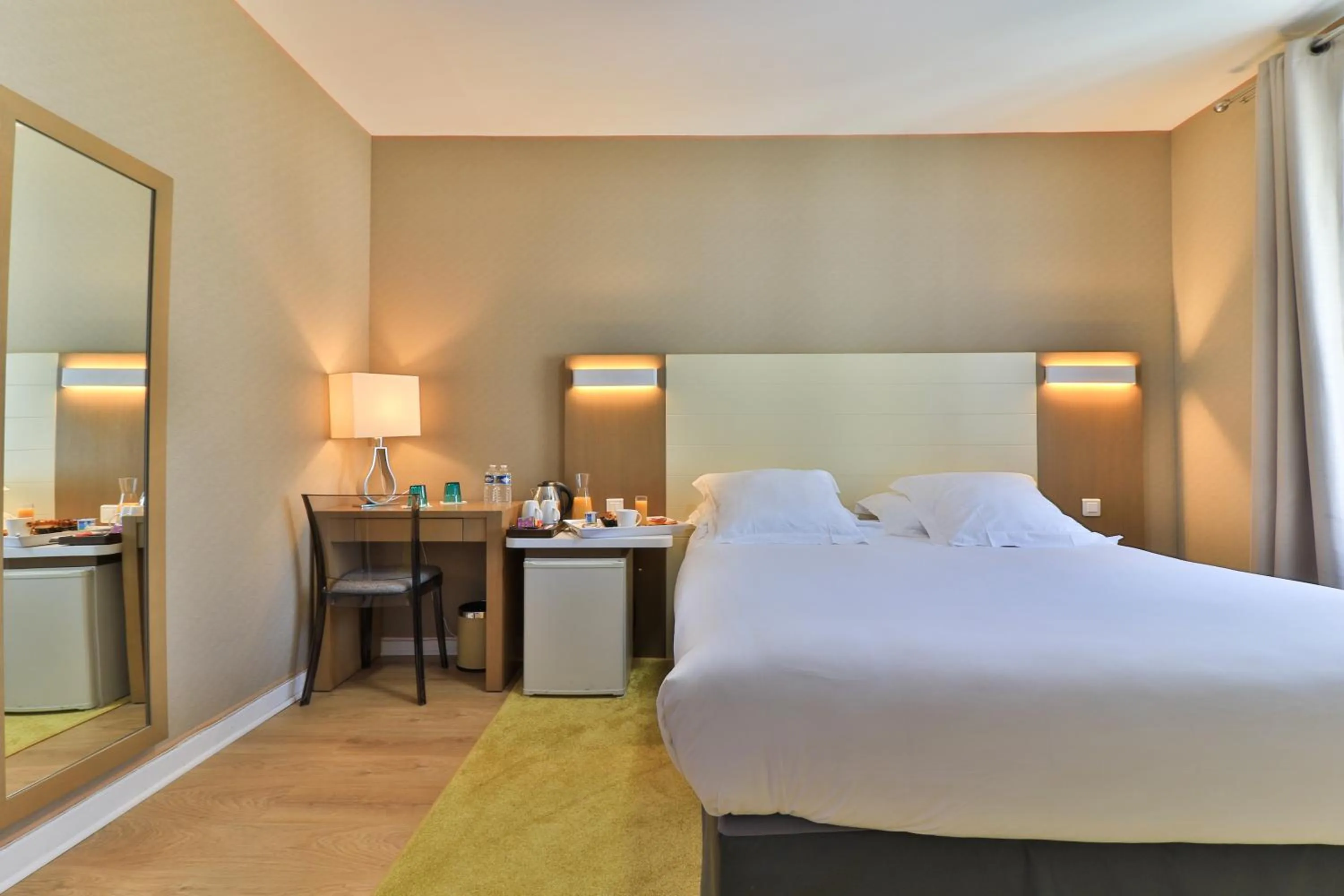 Photo of the whole room, Bed in Hotel Amiraute