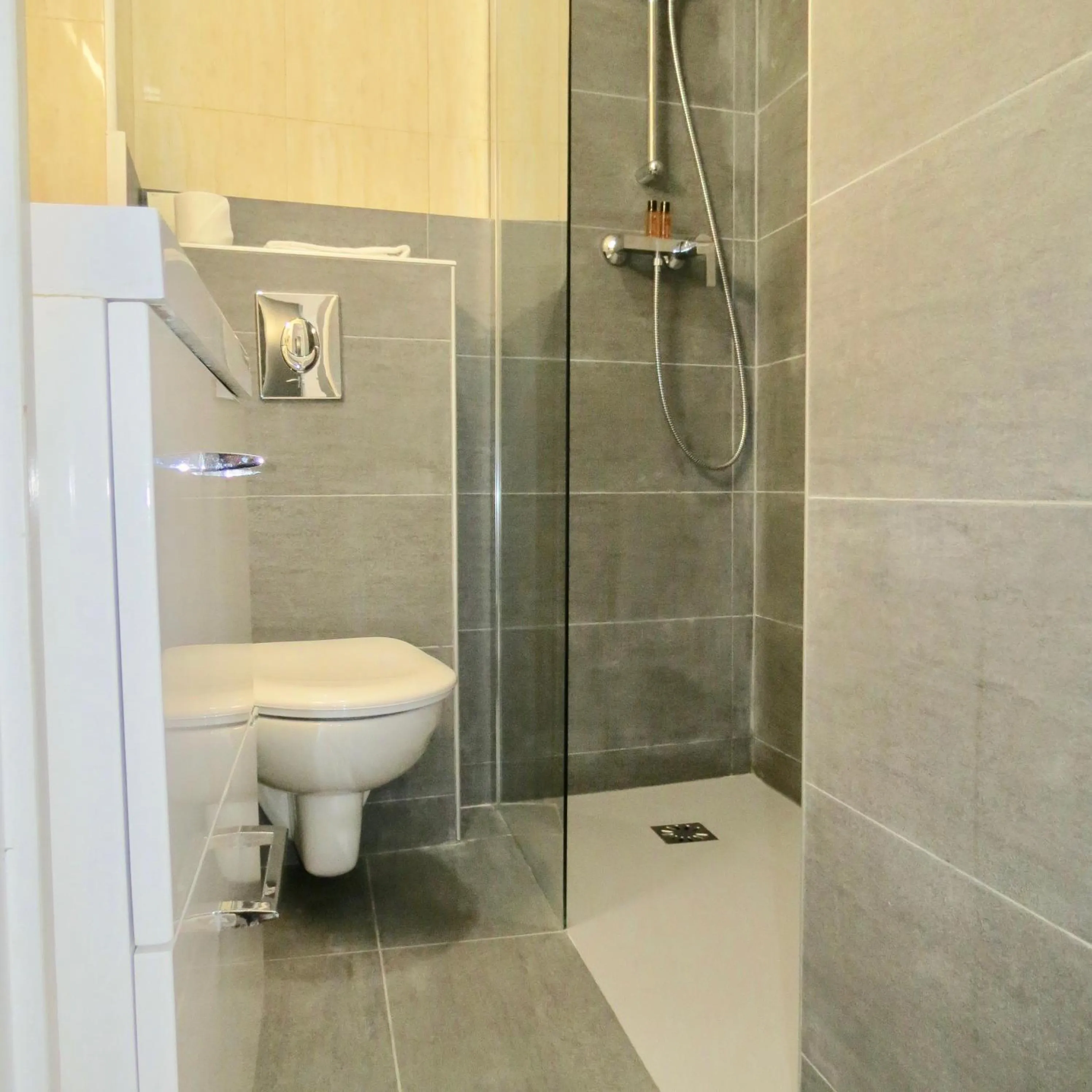 Bathroom in Hotel Amiraute