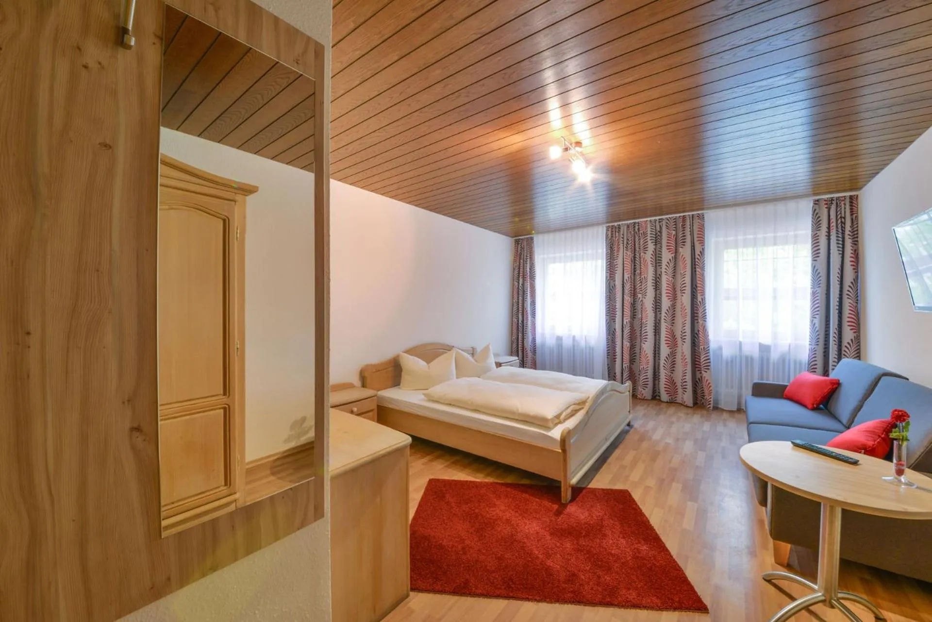 Photo of the whole room, Bed in Hotel Gasthof Hainzinger