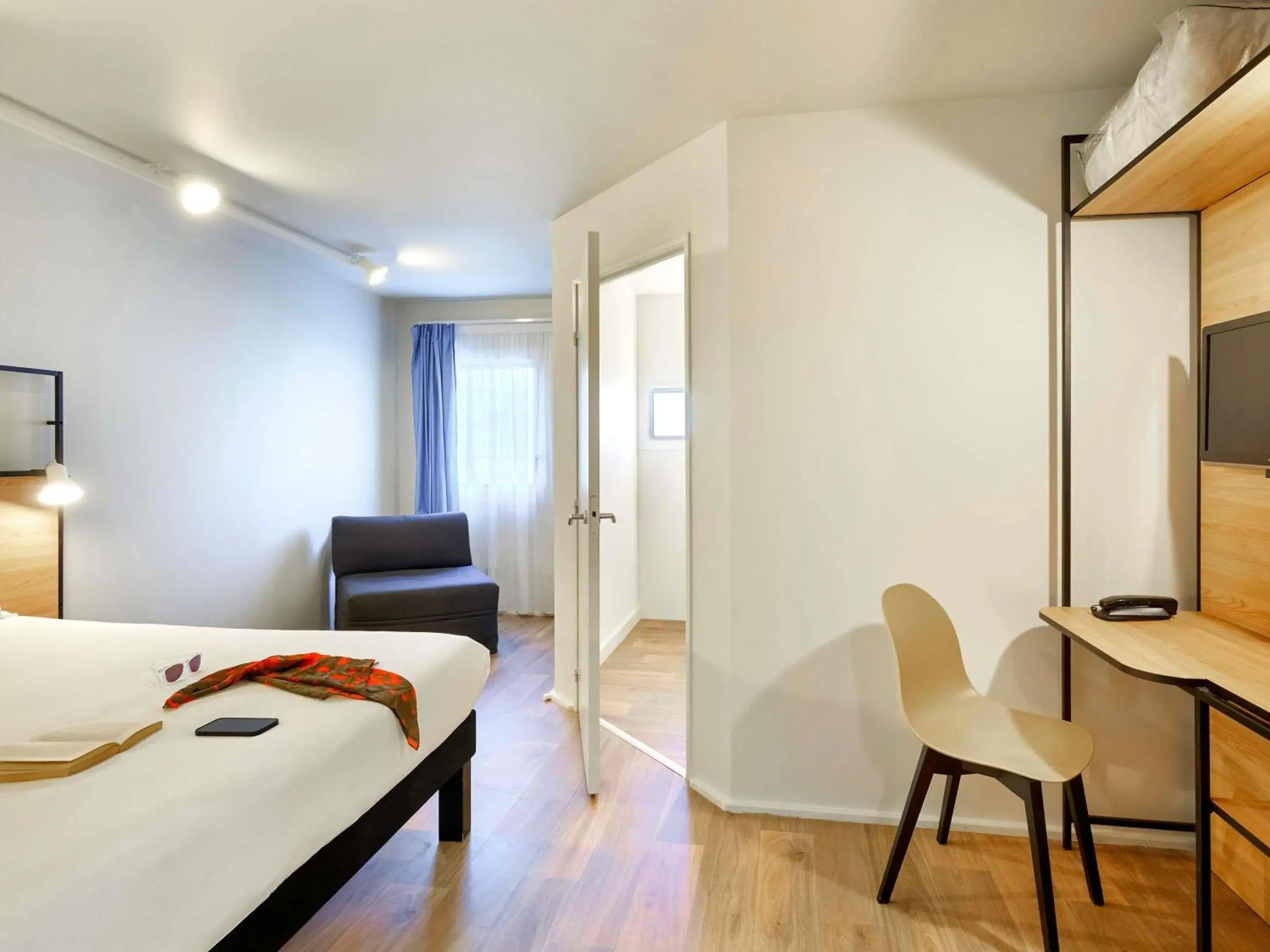 Property building, Bed in ibis Lorient Centre Gare Property building, Bed in ibis Lorient Centre Gare